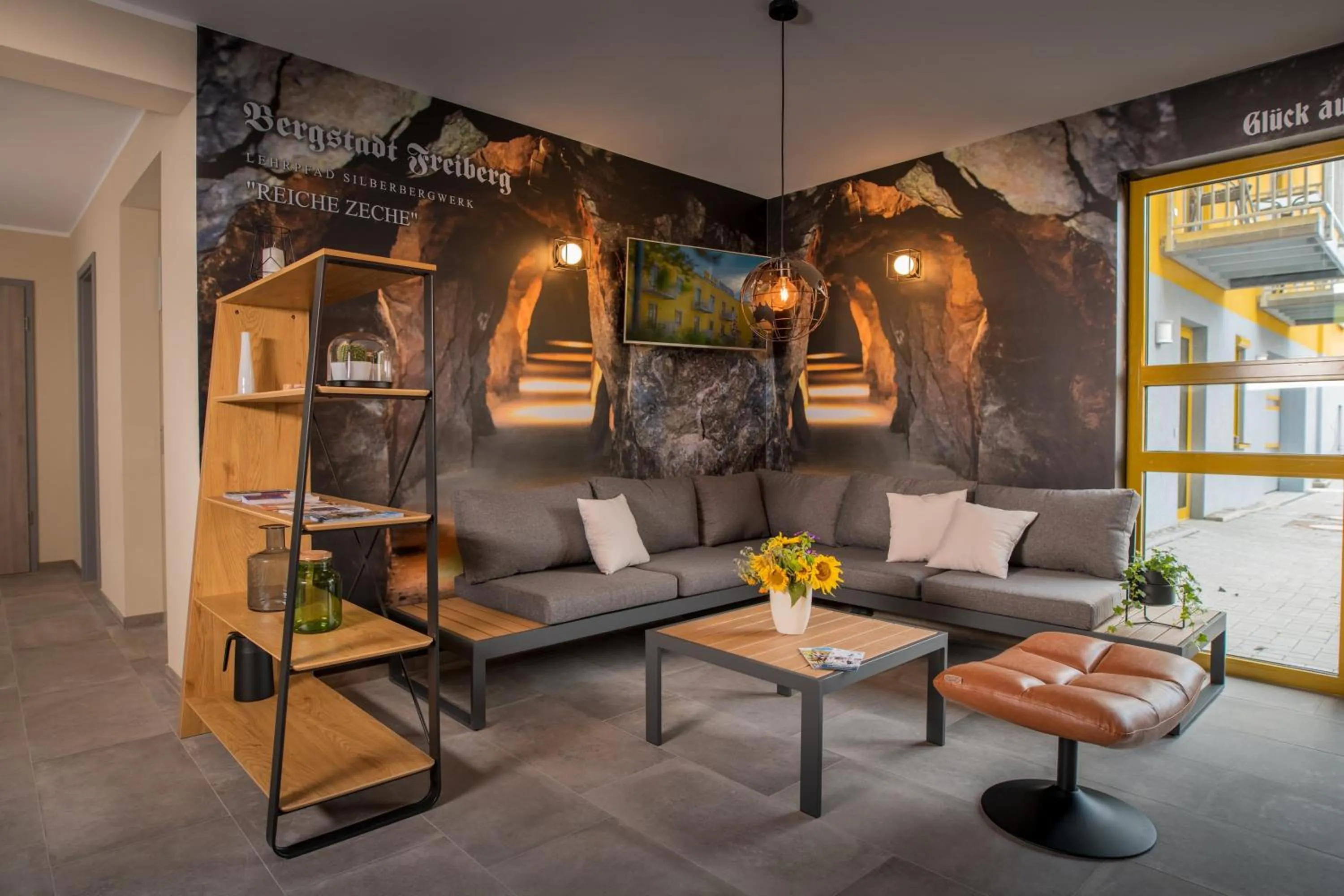 Lobby or reception in ELLY Hostel