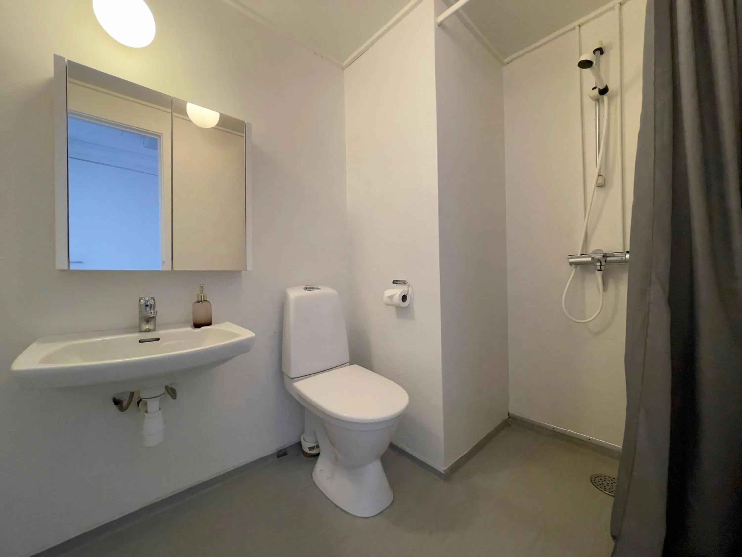 Bathroom in BORG Sommerhotell