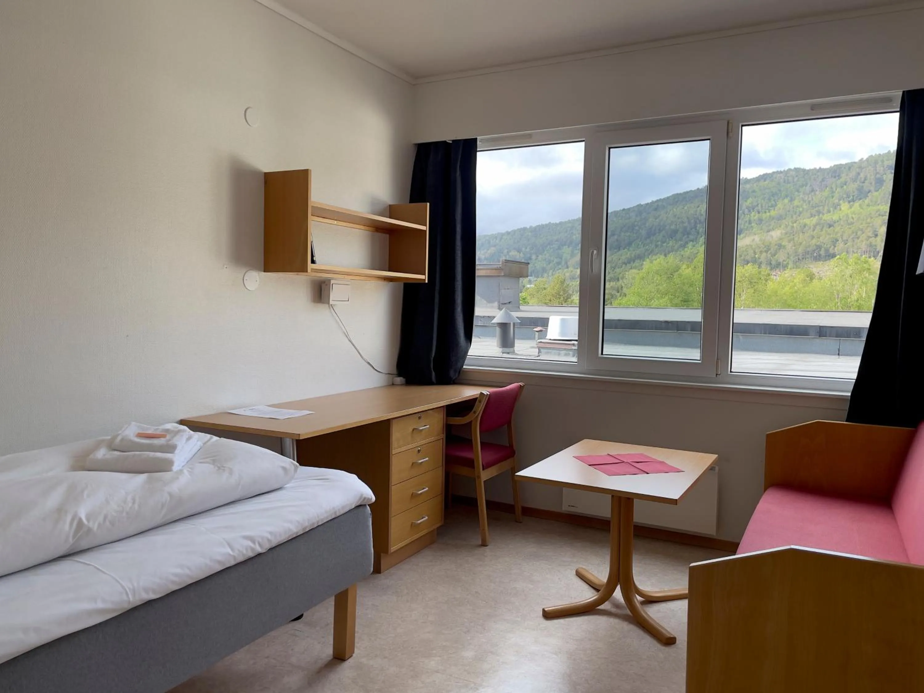 Photo of the whole room, Bed in BORG Sommerhotell