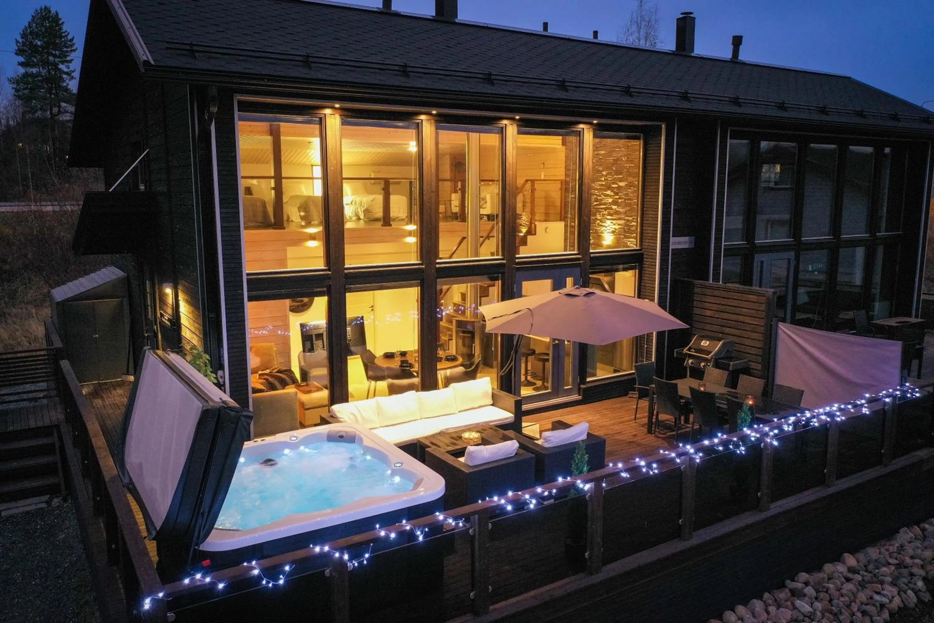 Property building in Villa Halla - 8 henkilölle, HimosYkkösen alue, 76m²+36m²