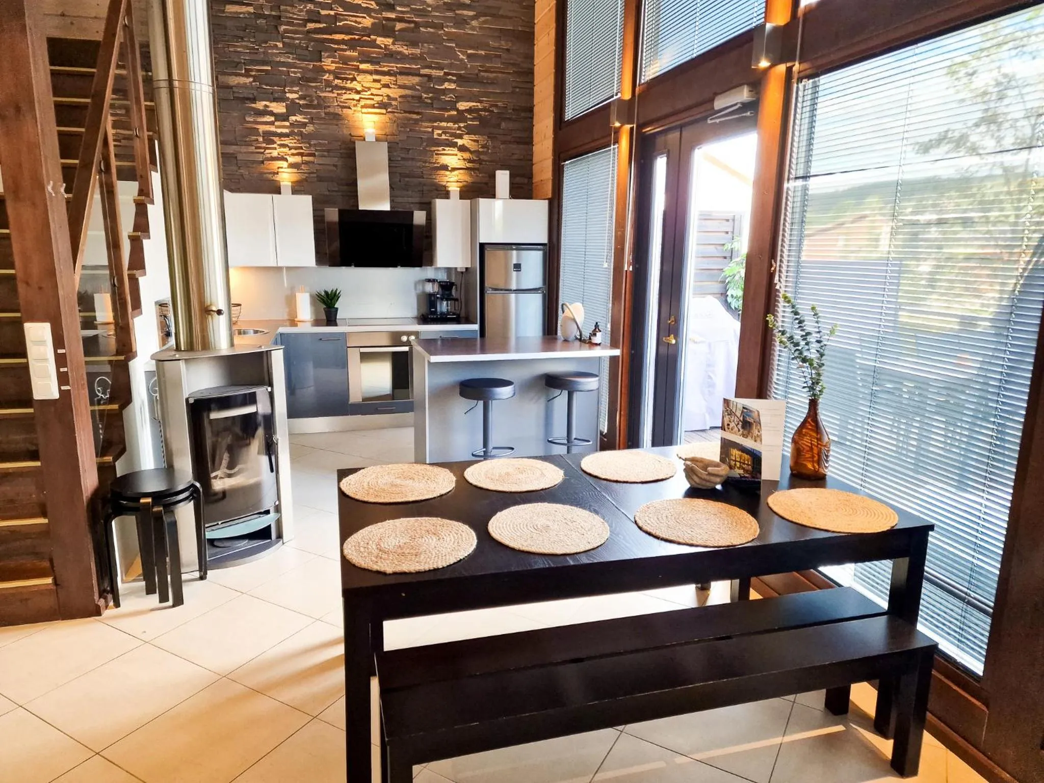 Dining area in Villa Halla - 8 henkilölle, HimosYkkösen alue, 76m²+36m²