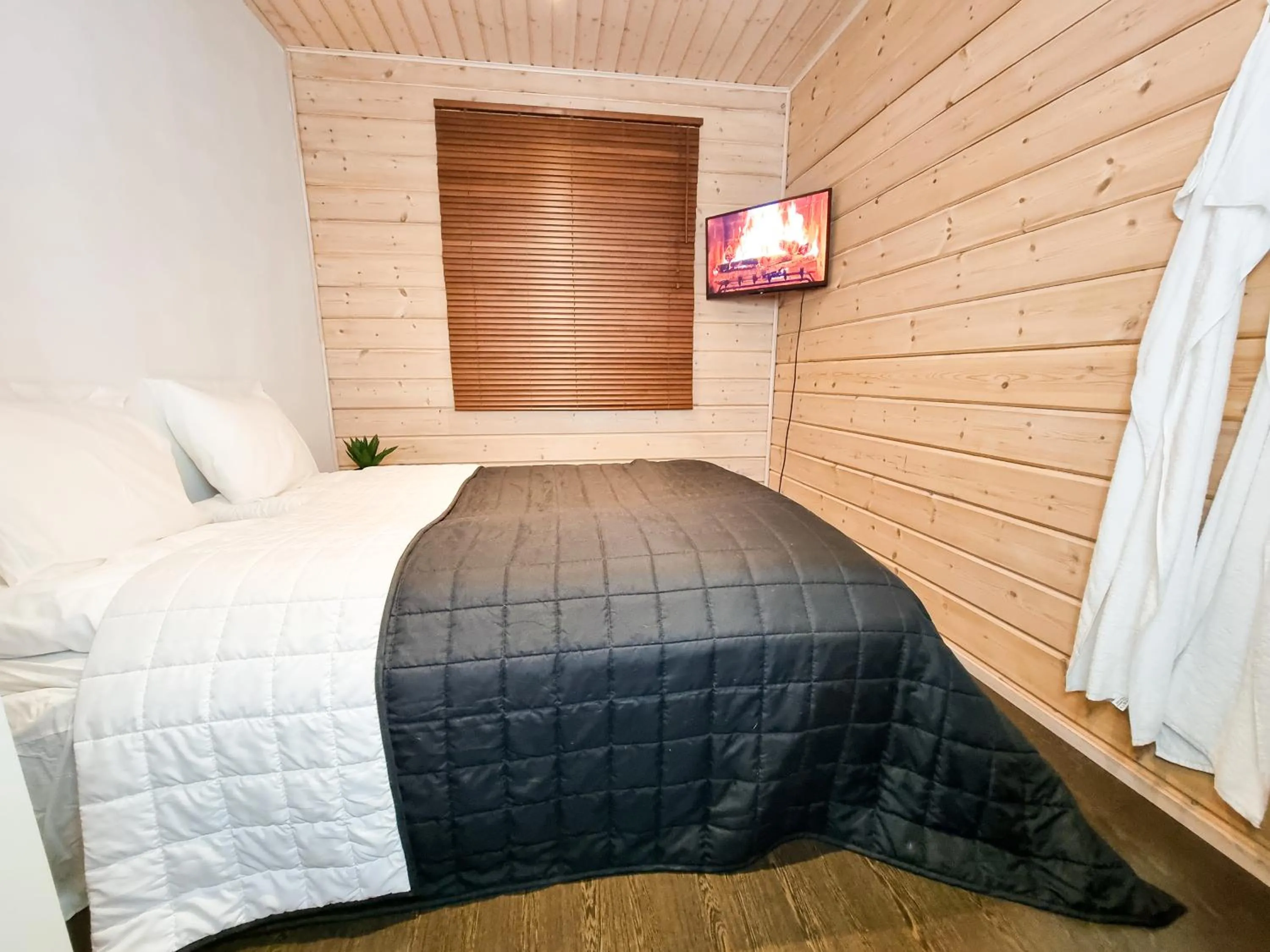 Bed in Villa Halla - 8 henkilölle, HimosYkkösen alue, 76m²+36m²
