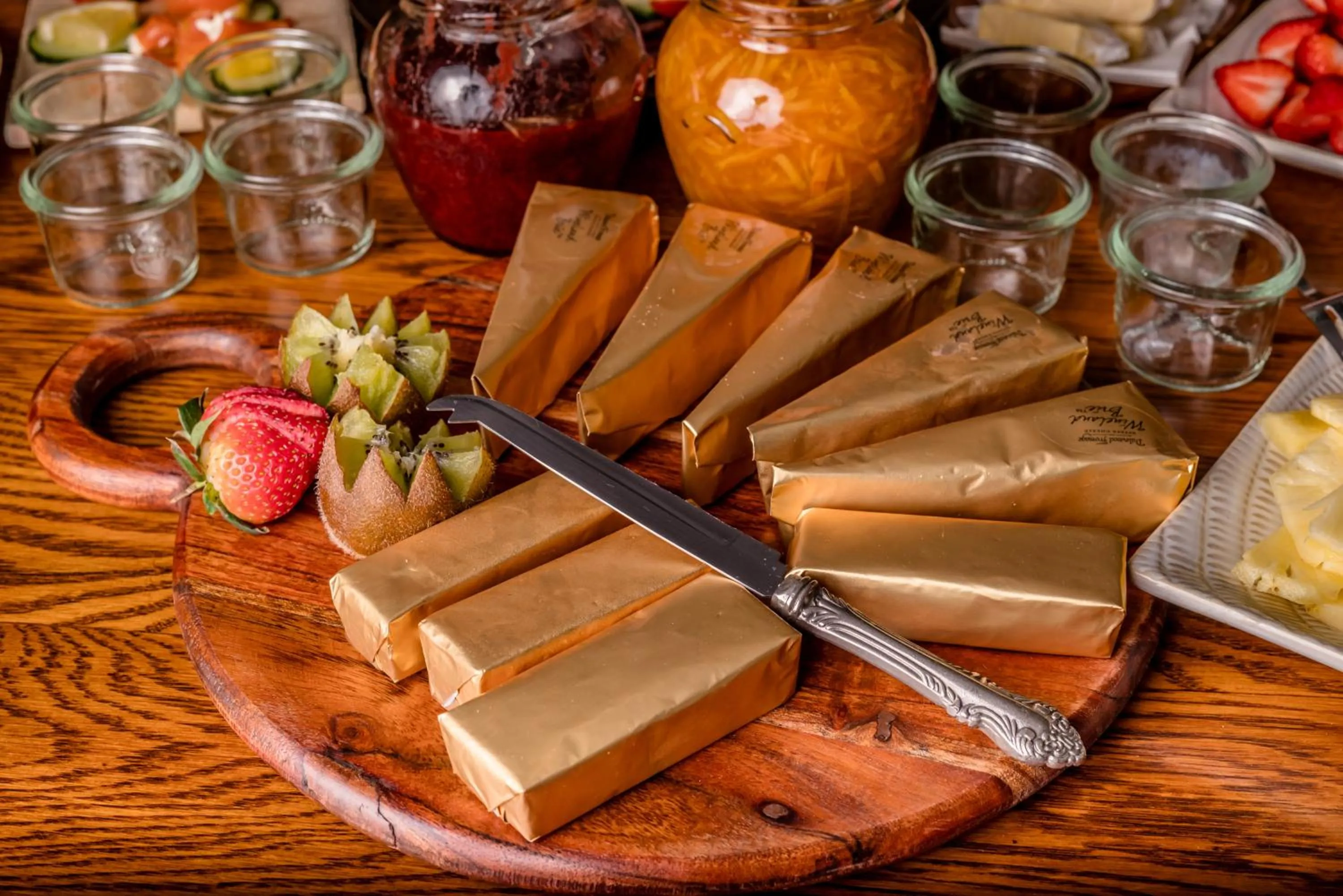 Summer in Corner House Residence