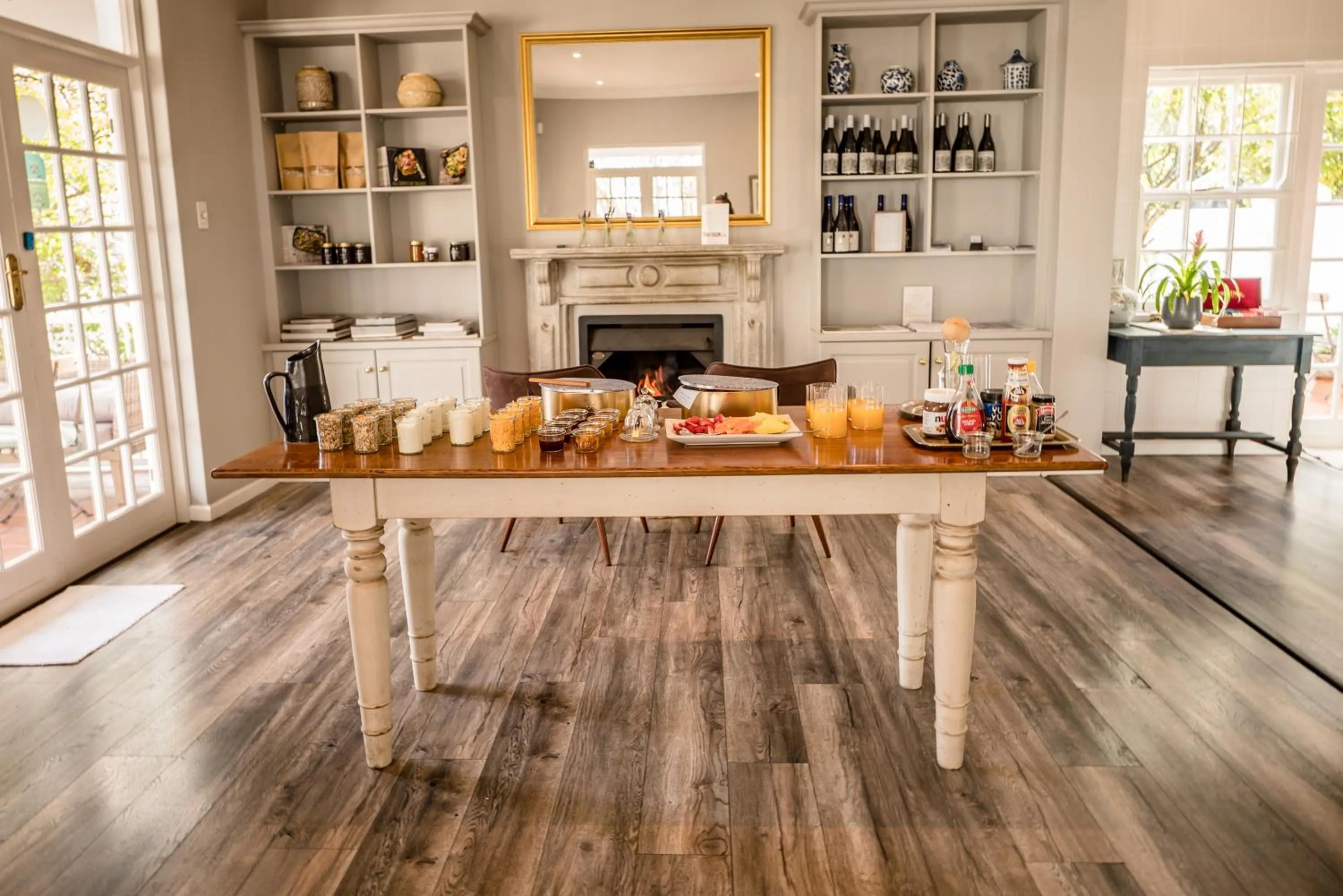 Summer in Corner House Residence