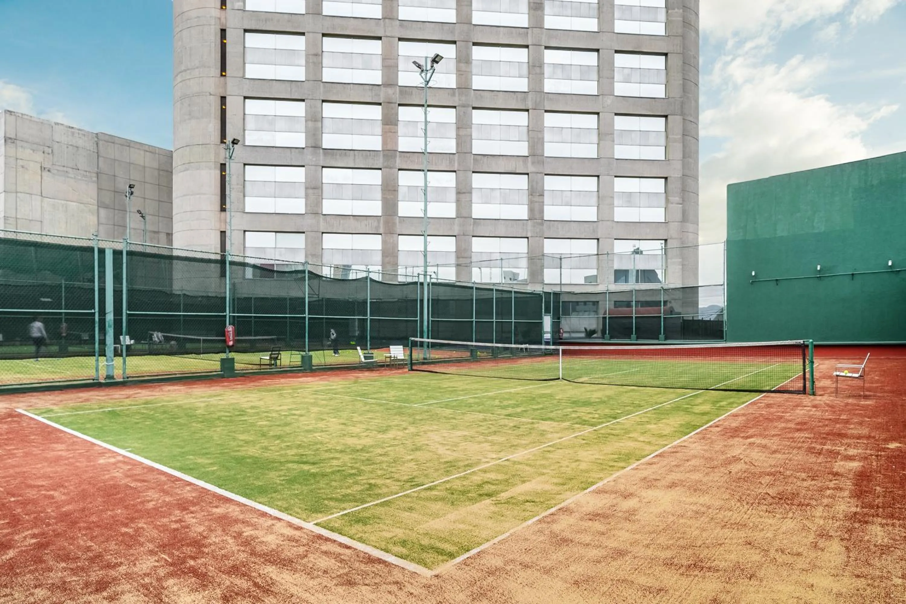 Tennis court in Hyatt Regency Mexico City