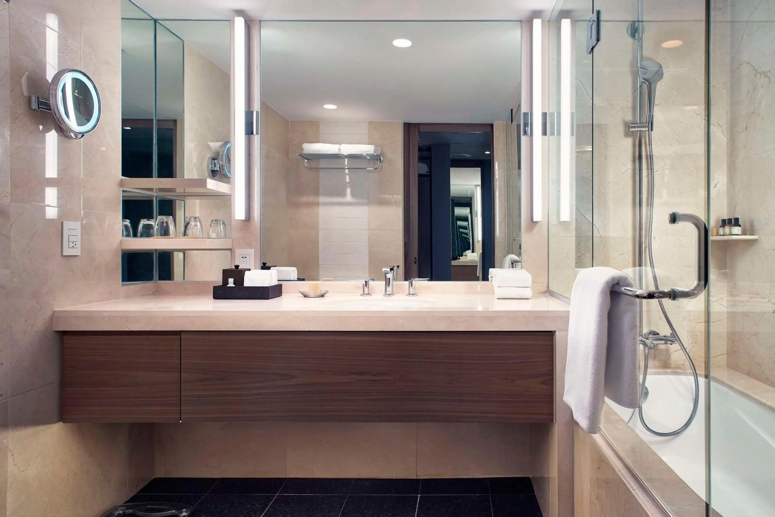 Bathroom in Hyatt Regency Mexico City