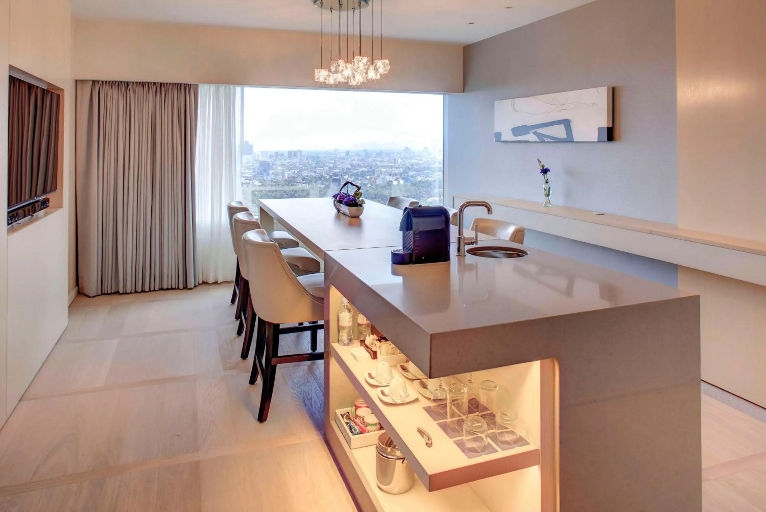 Photo of the whole room in Hyatt Regency Mexico City