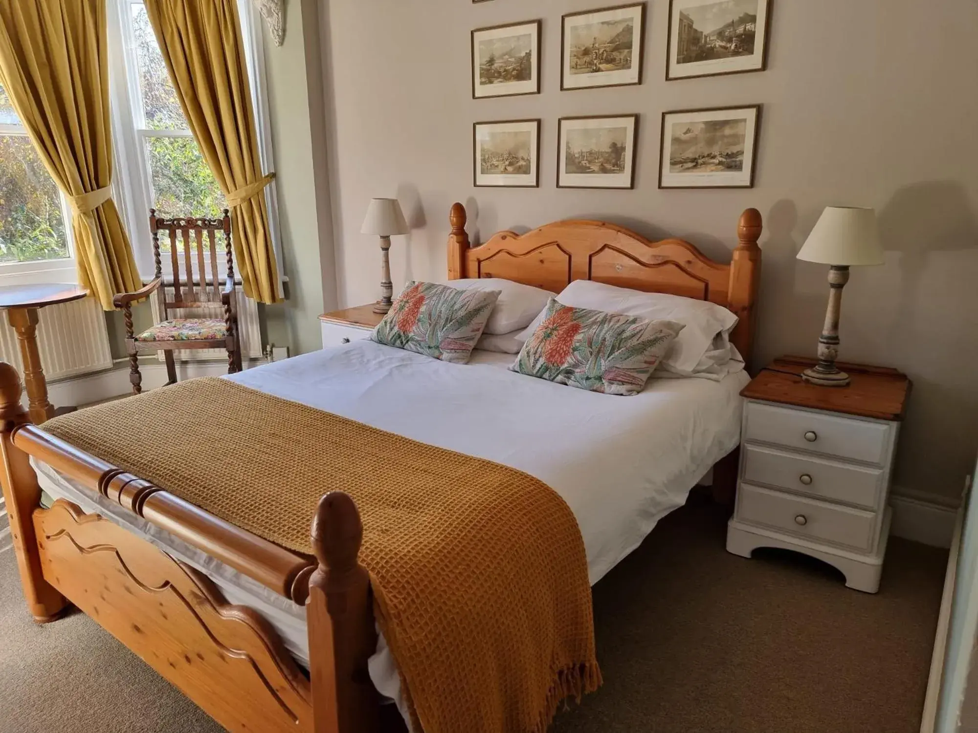 Double Room with Private Bathroom in The Three Horseshoes East Worldham Double Room with Private Bathroom in The Three Horseshoes East Worldham