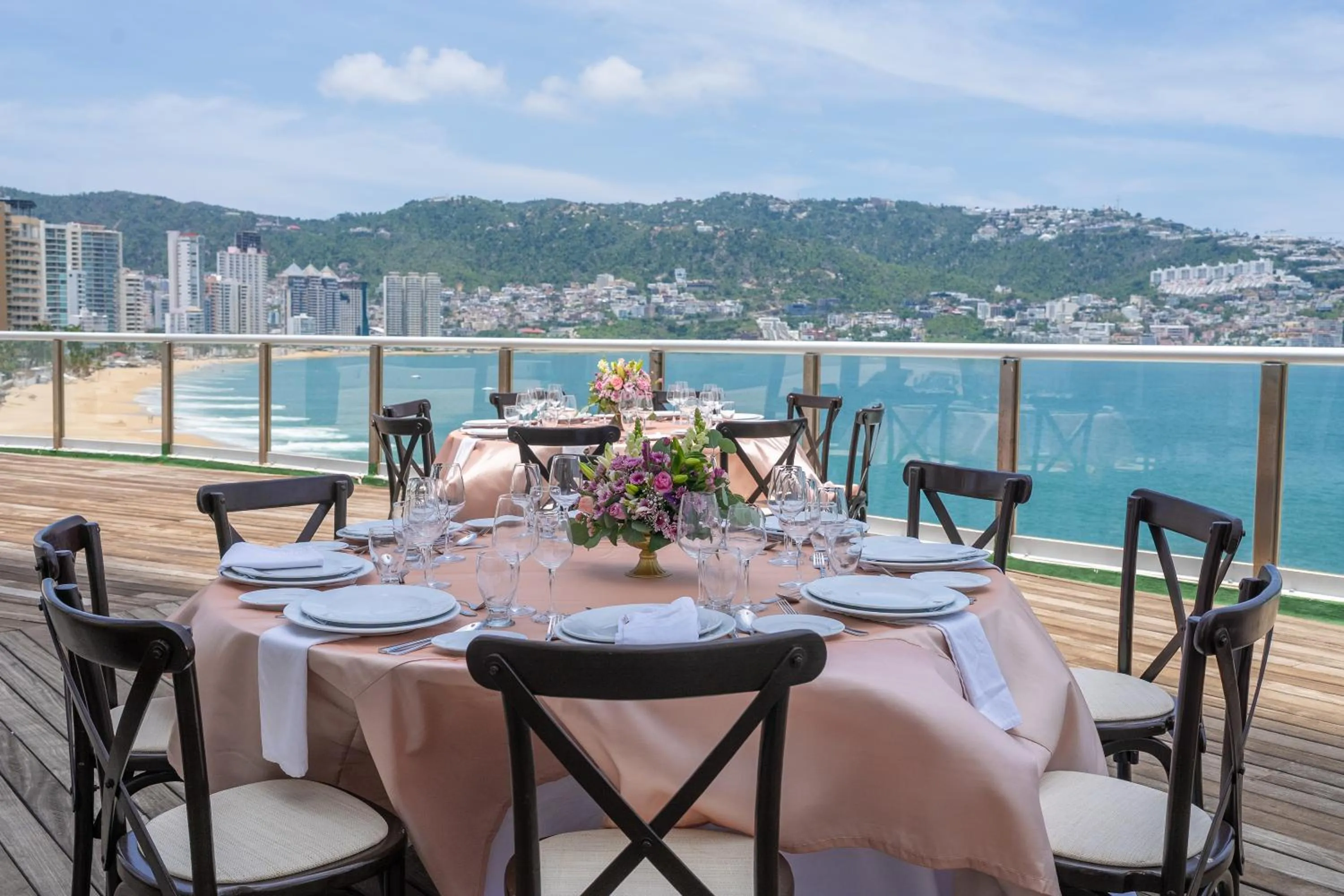 Restaurant/places to eat in Hotel Amares Acapulco
