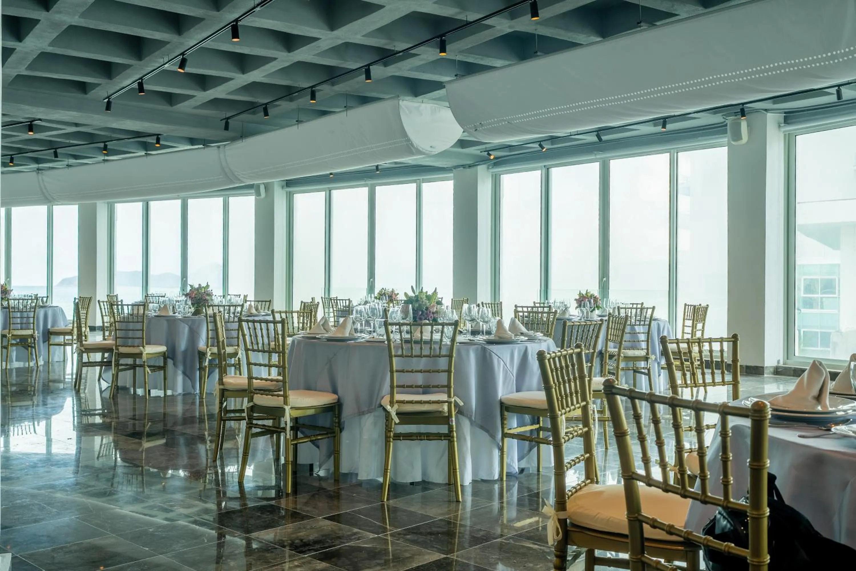 Banquet/Function facilities in Hotel Amares Acapulco