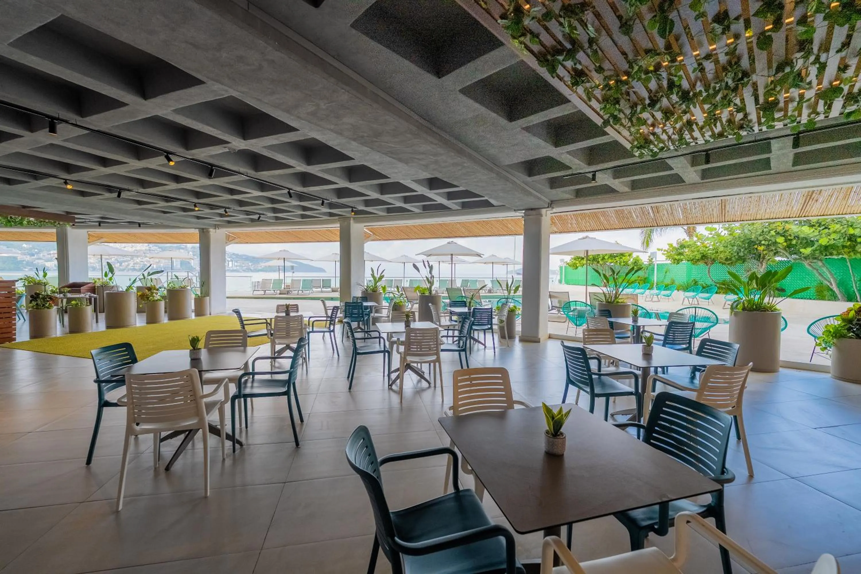 Restaurant/places to eat in Hotel Amares Acapulco