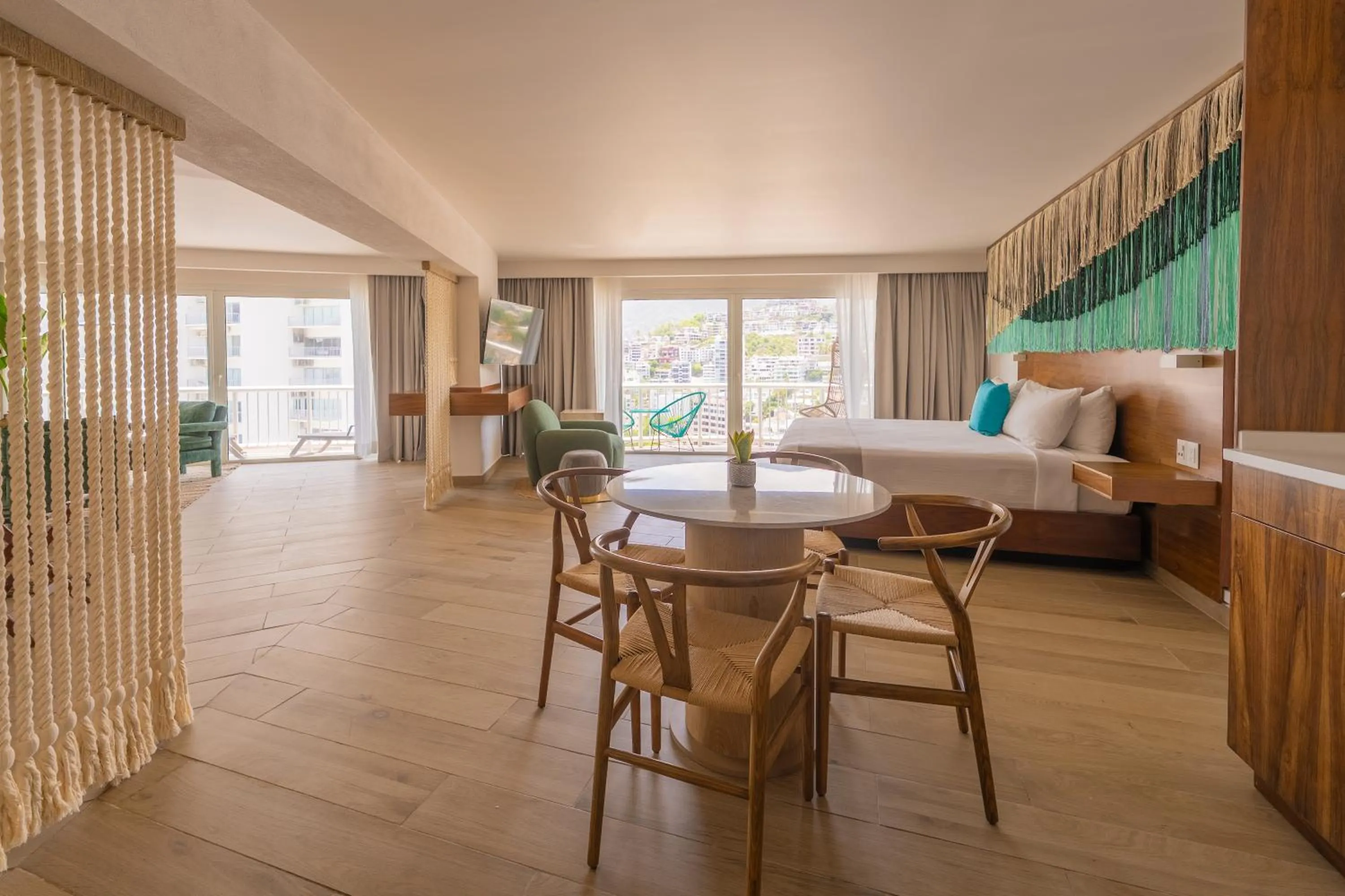 Bed in Hotel Amares Acapulco