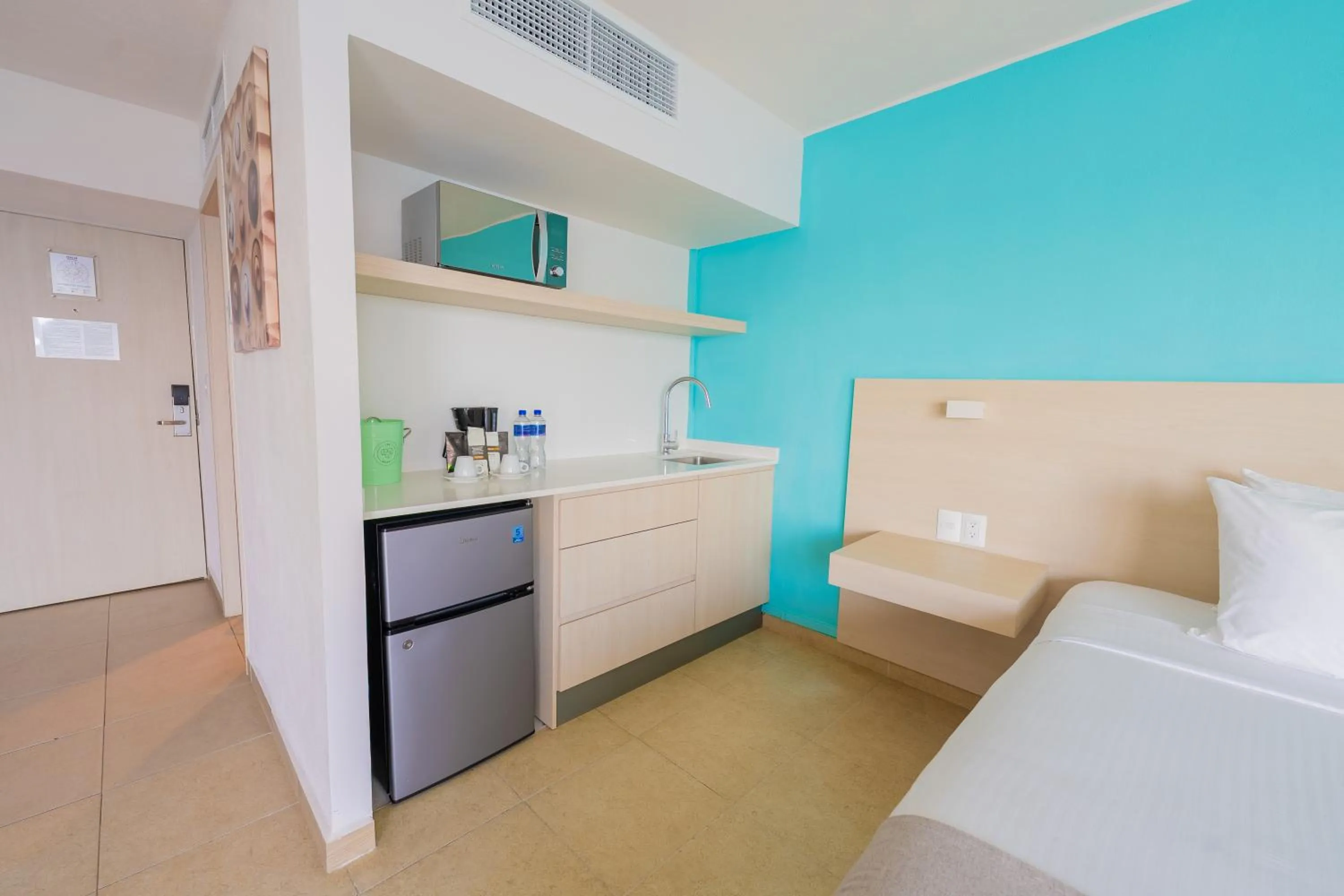 Bed in Hotel Amares Acapulco