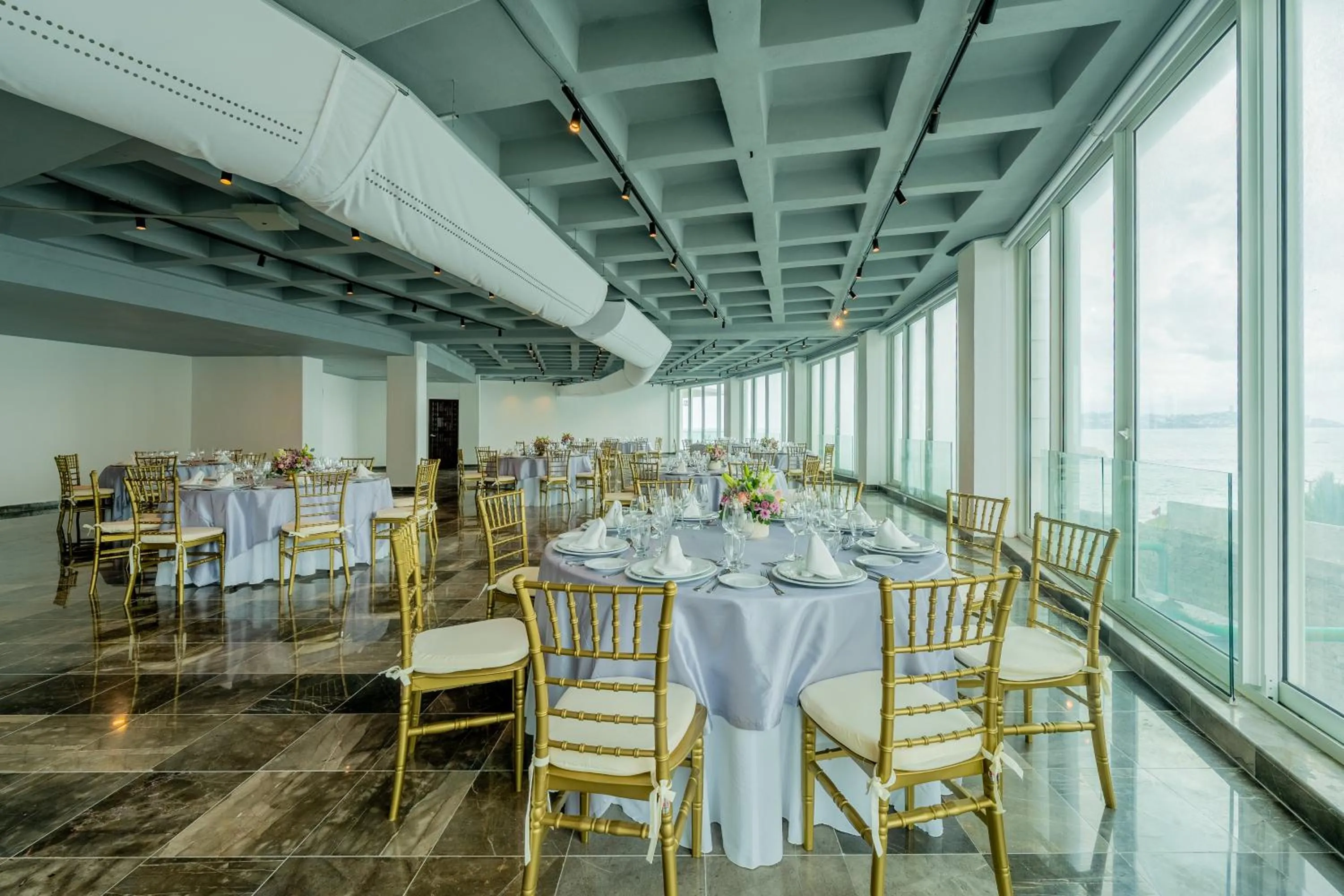 Banquet/Function facilities in Hotel Amares Acapulco