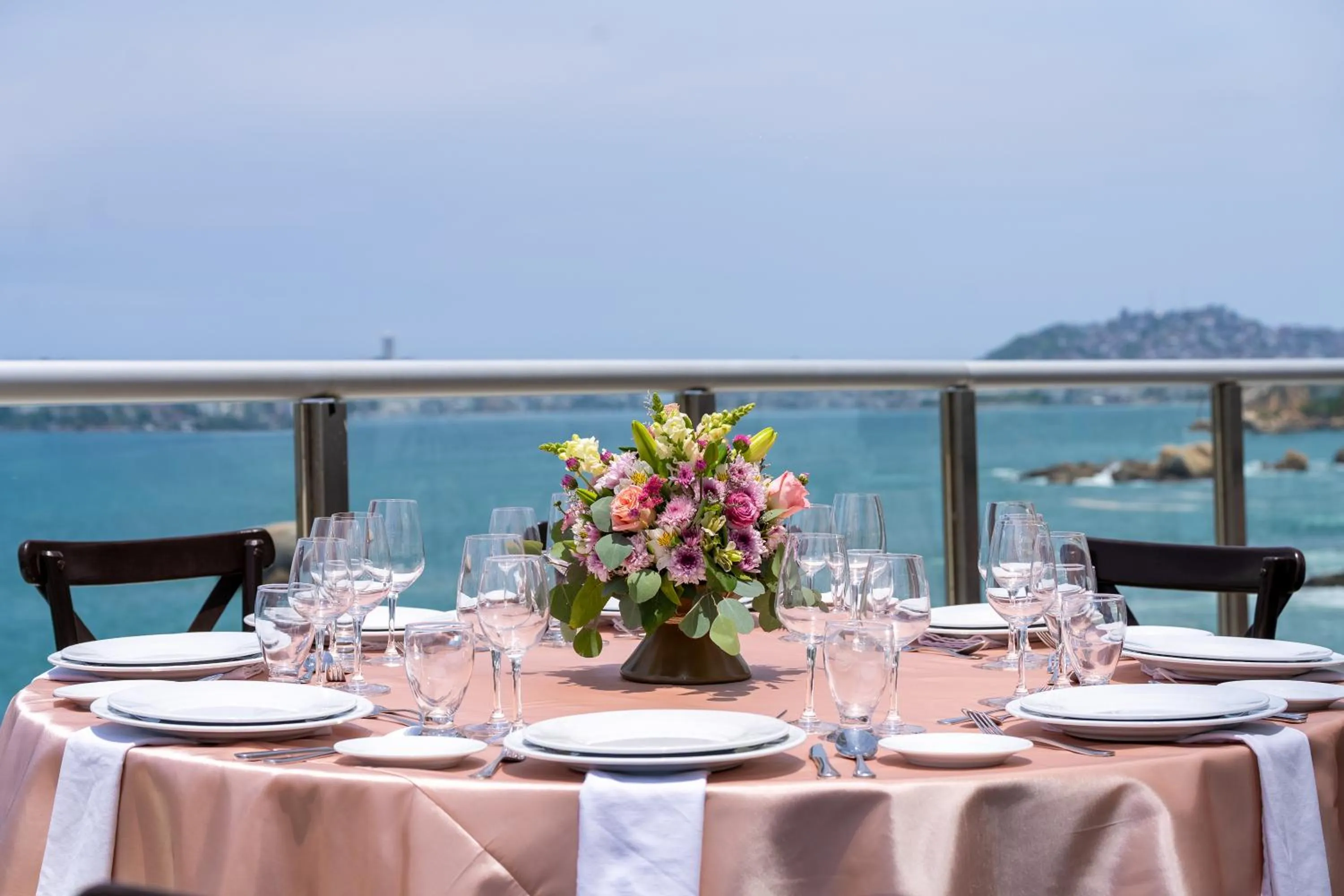 Food and drinks in Hotel Amares Acapulco