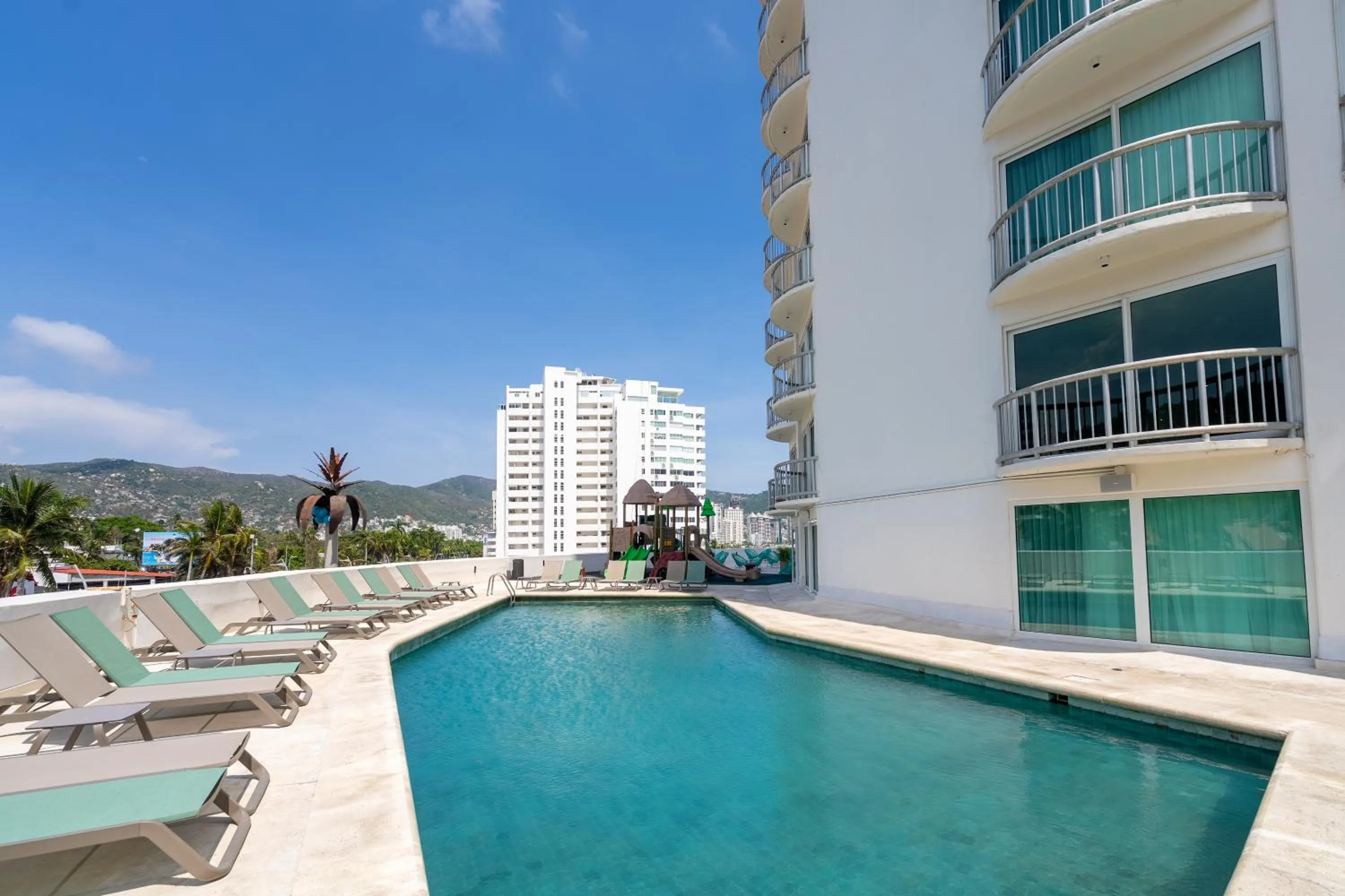 Property building in Hotel Amares Acapulco