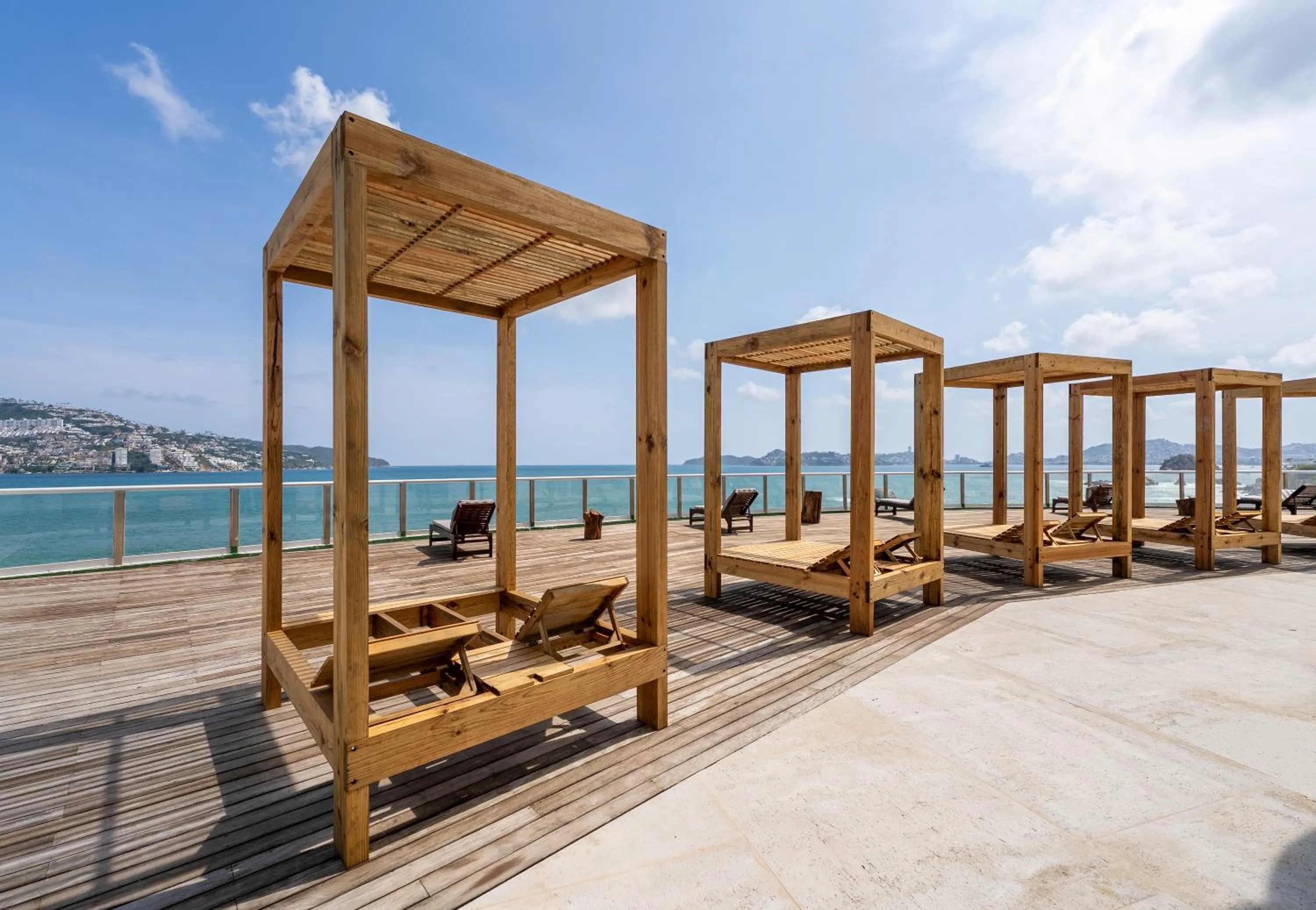 Day in Hotel Amares Acapulco