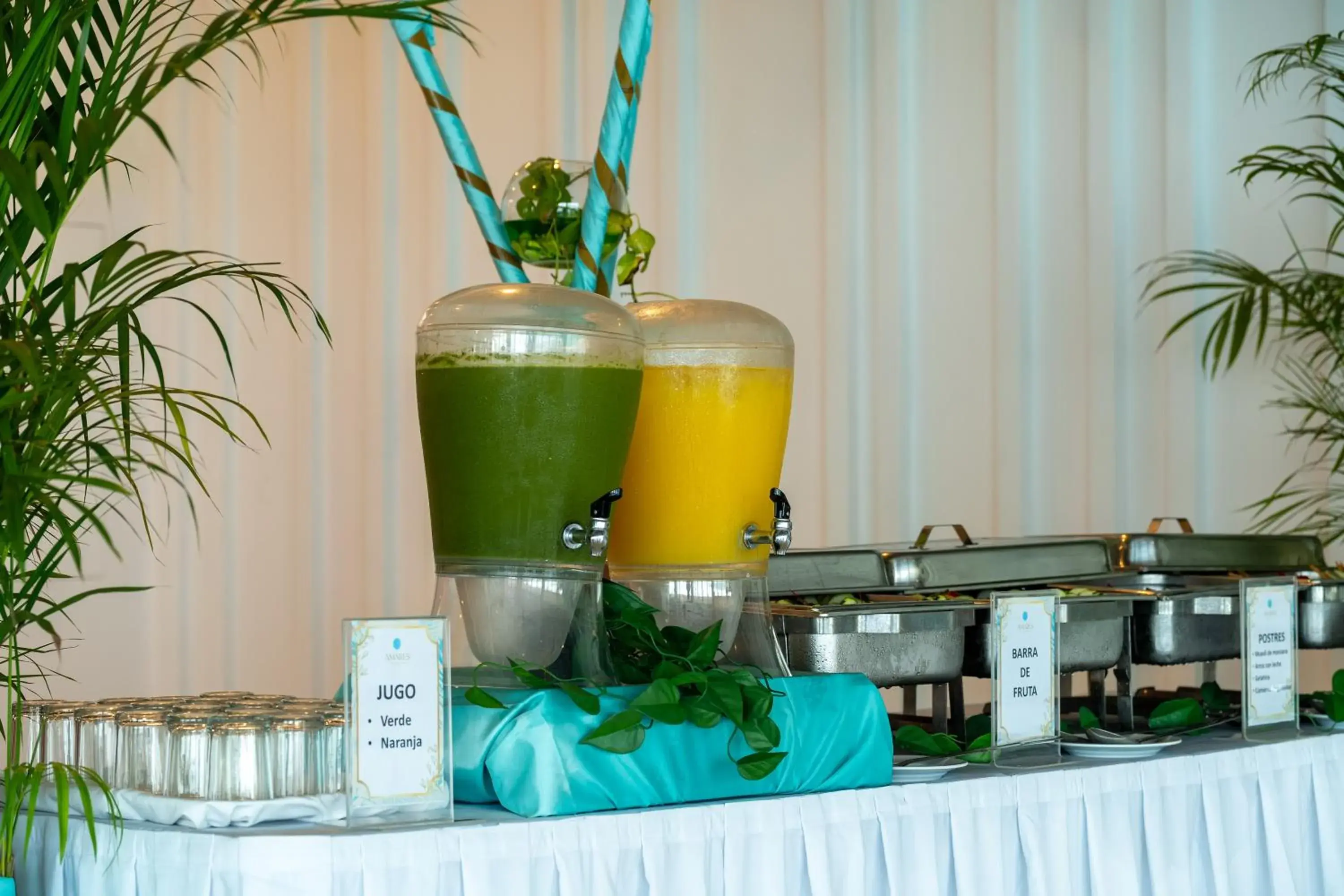 Food and drinks in Hotel Amares Acapulco Food and drinks in Hotel Amares Acapulco