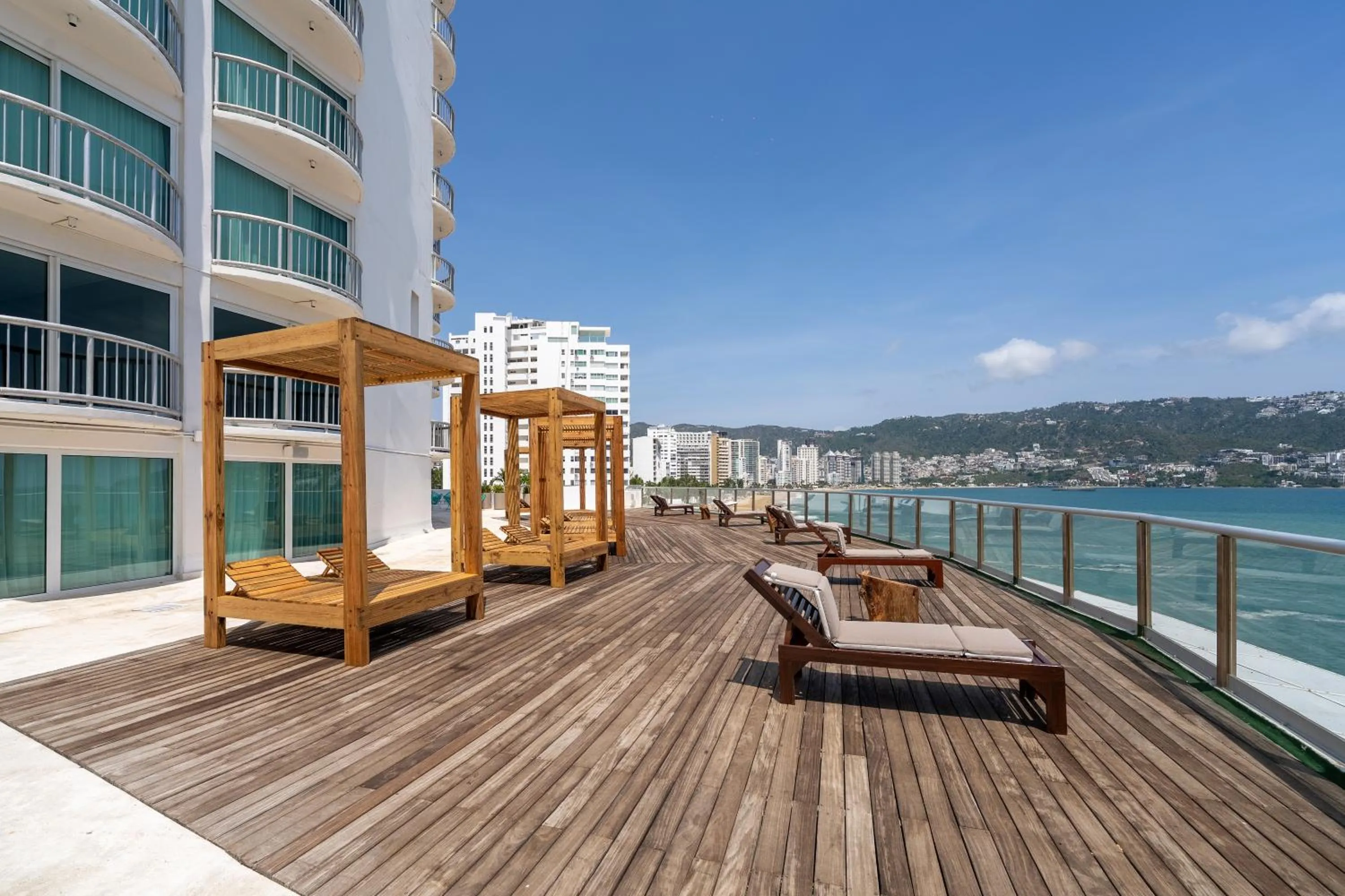 Property building in Hotel Amares Acapulco