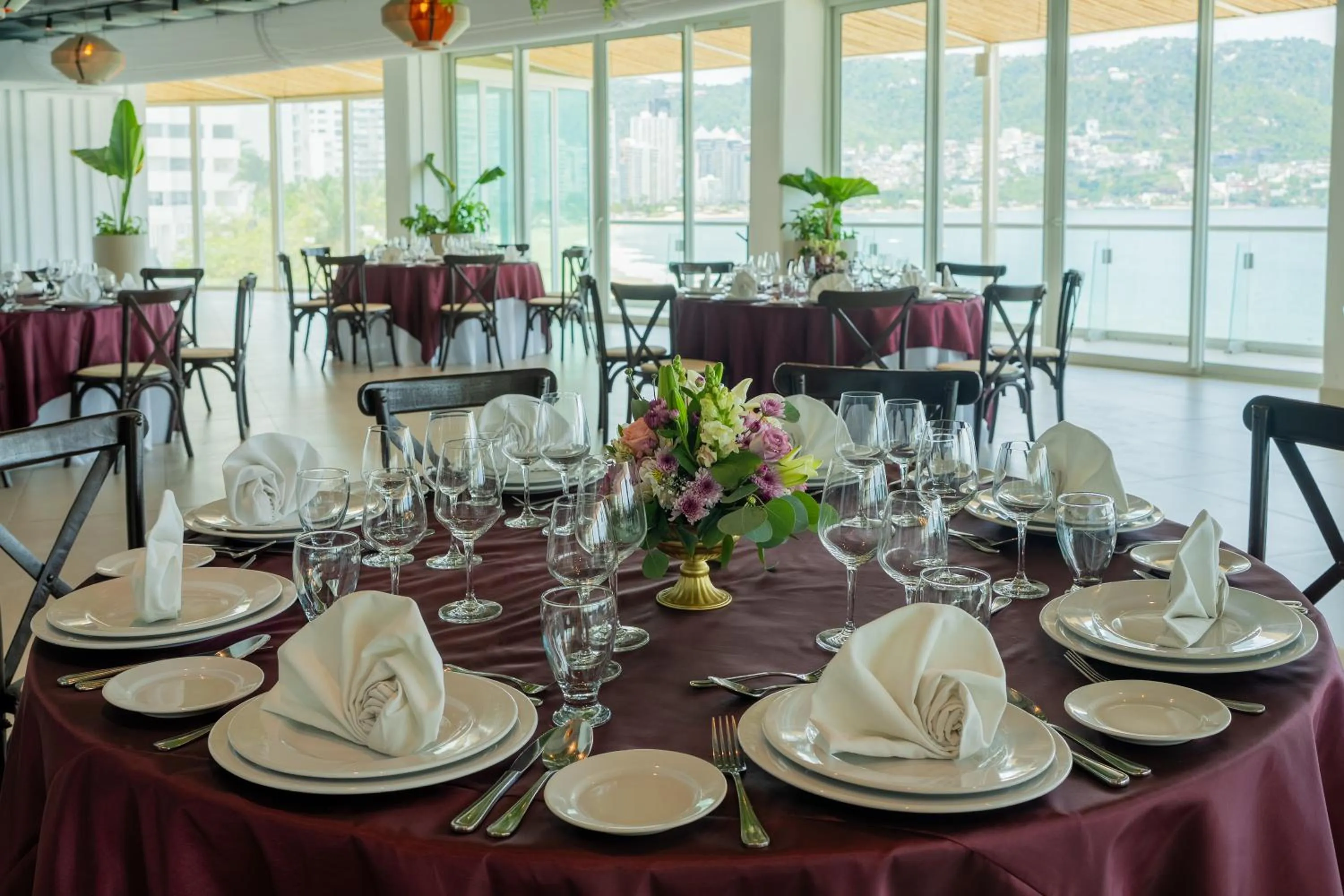Banquet/Function facilities in Hotel Amares Acapulco