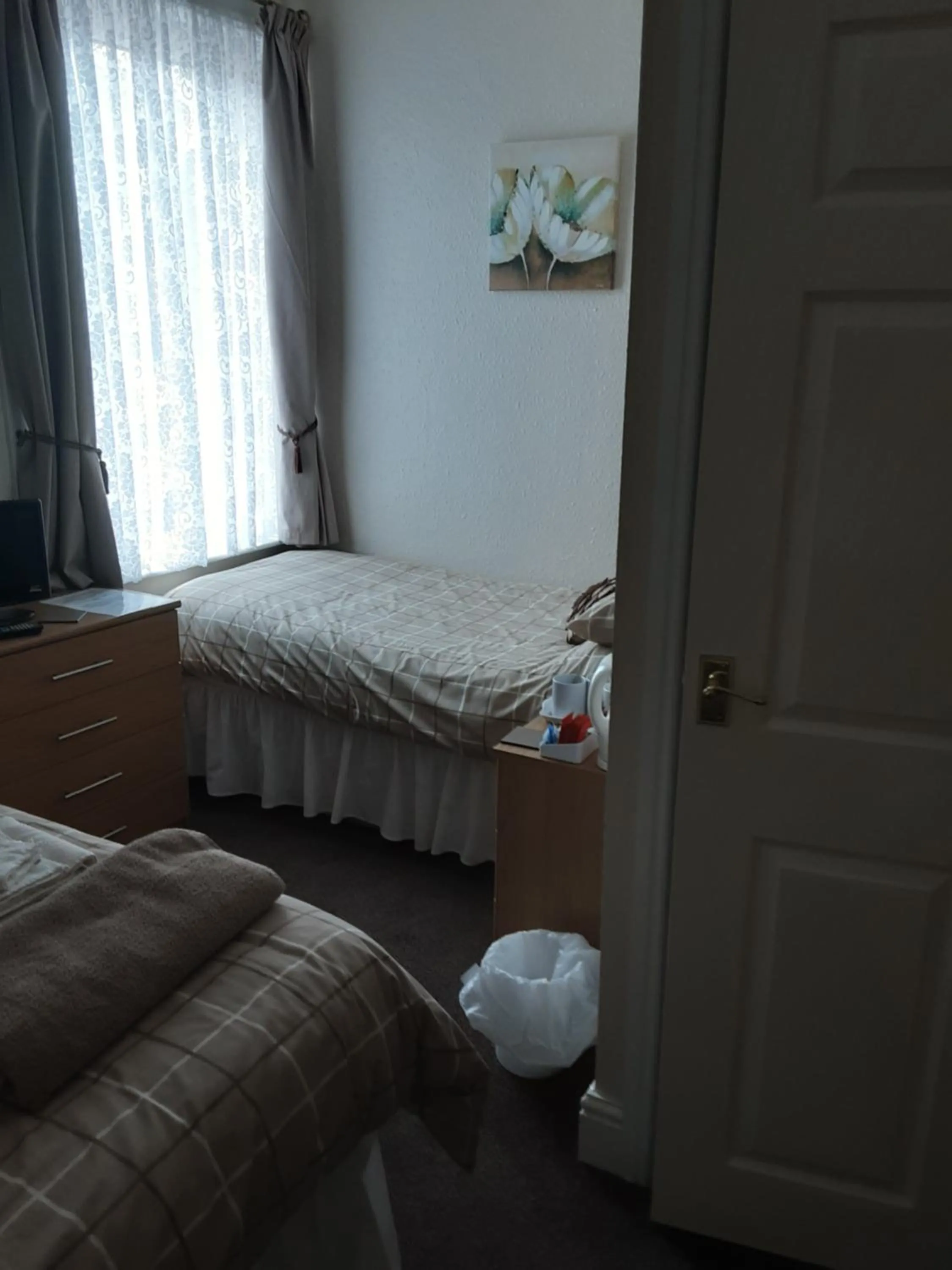 Bed in Chantry Villa Hotel