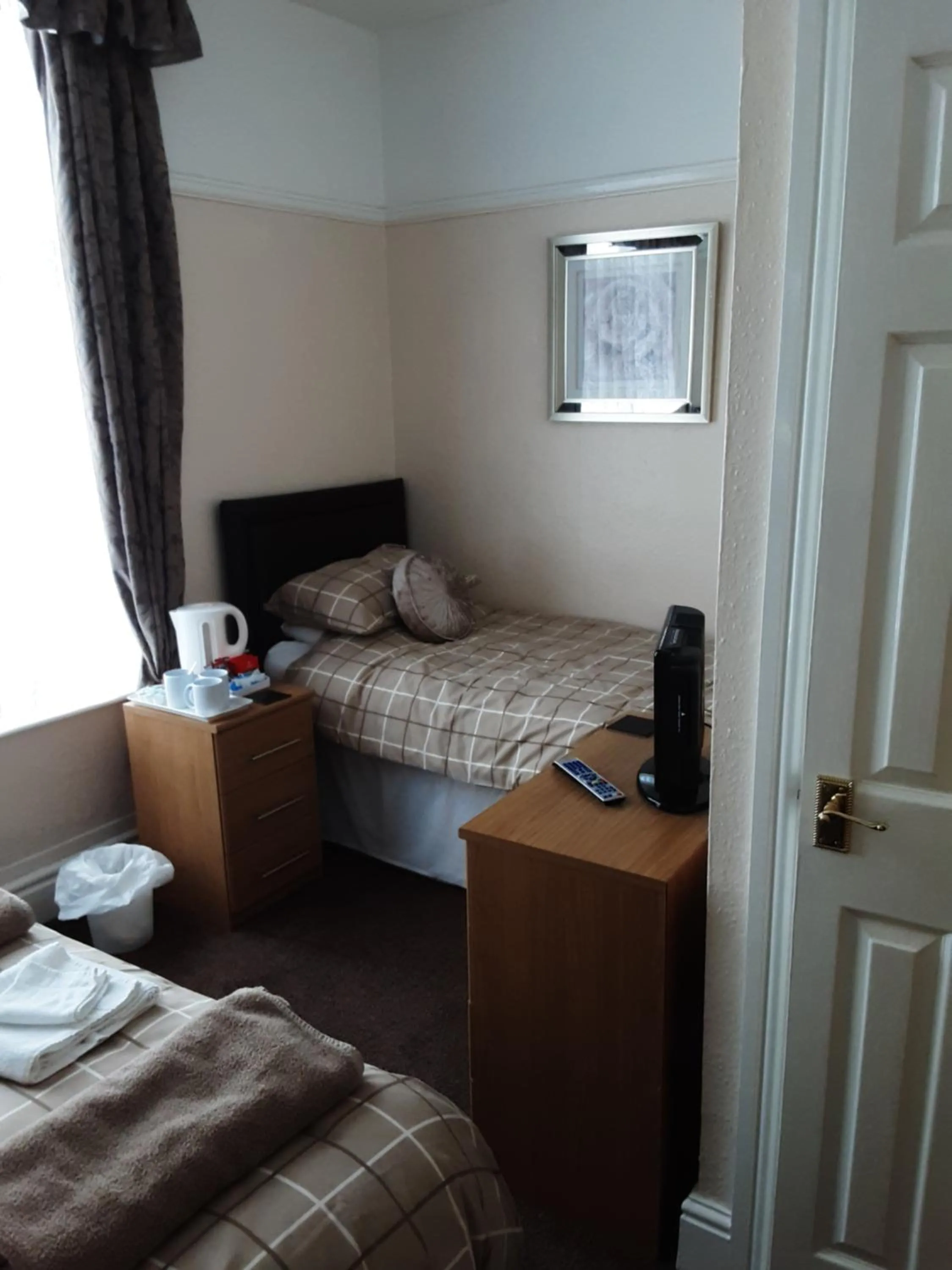 Bed in Chantry Villa Hotel