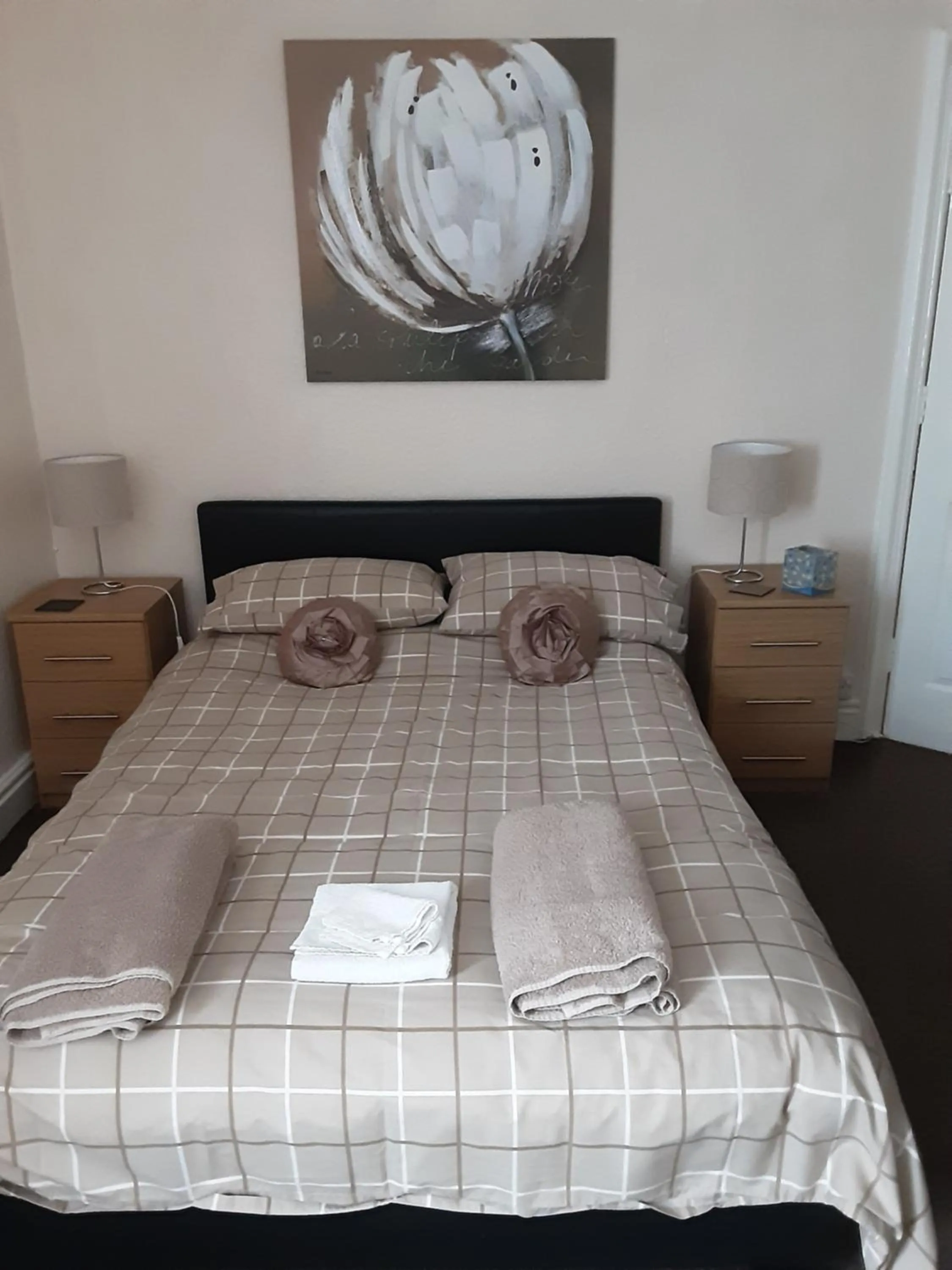 Bed in Chantry Villa Hotel