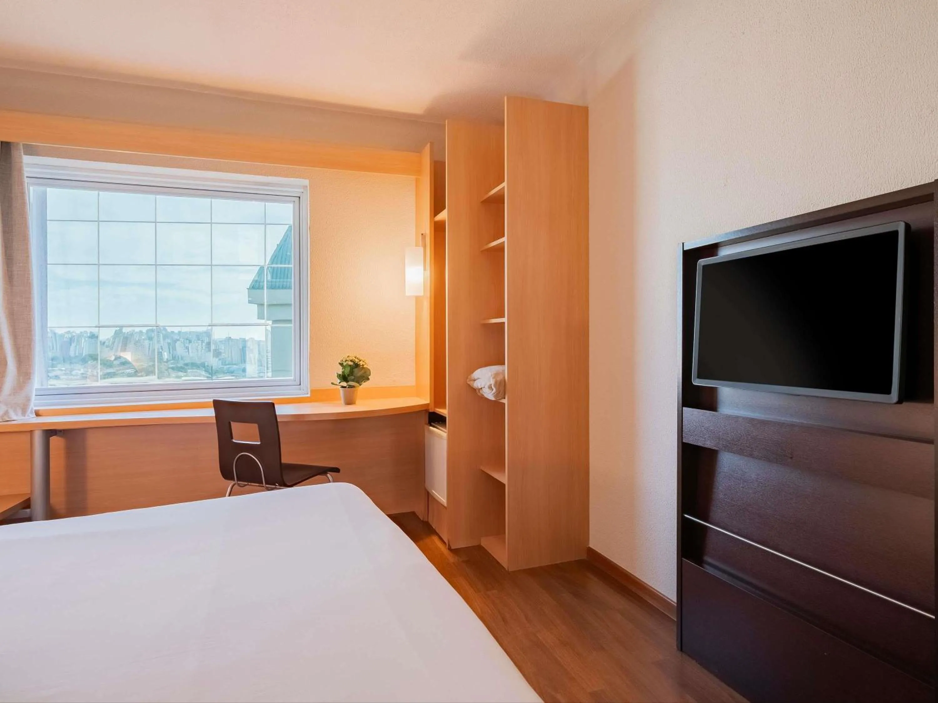 Bedroom, Bed in ibis Sao Paulo Congonhas