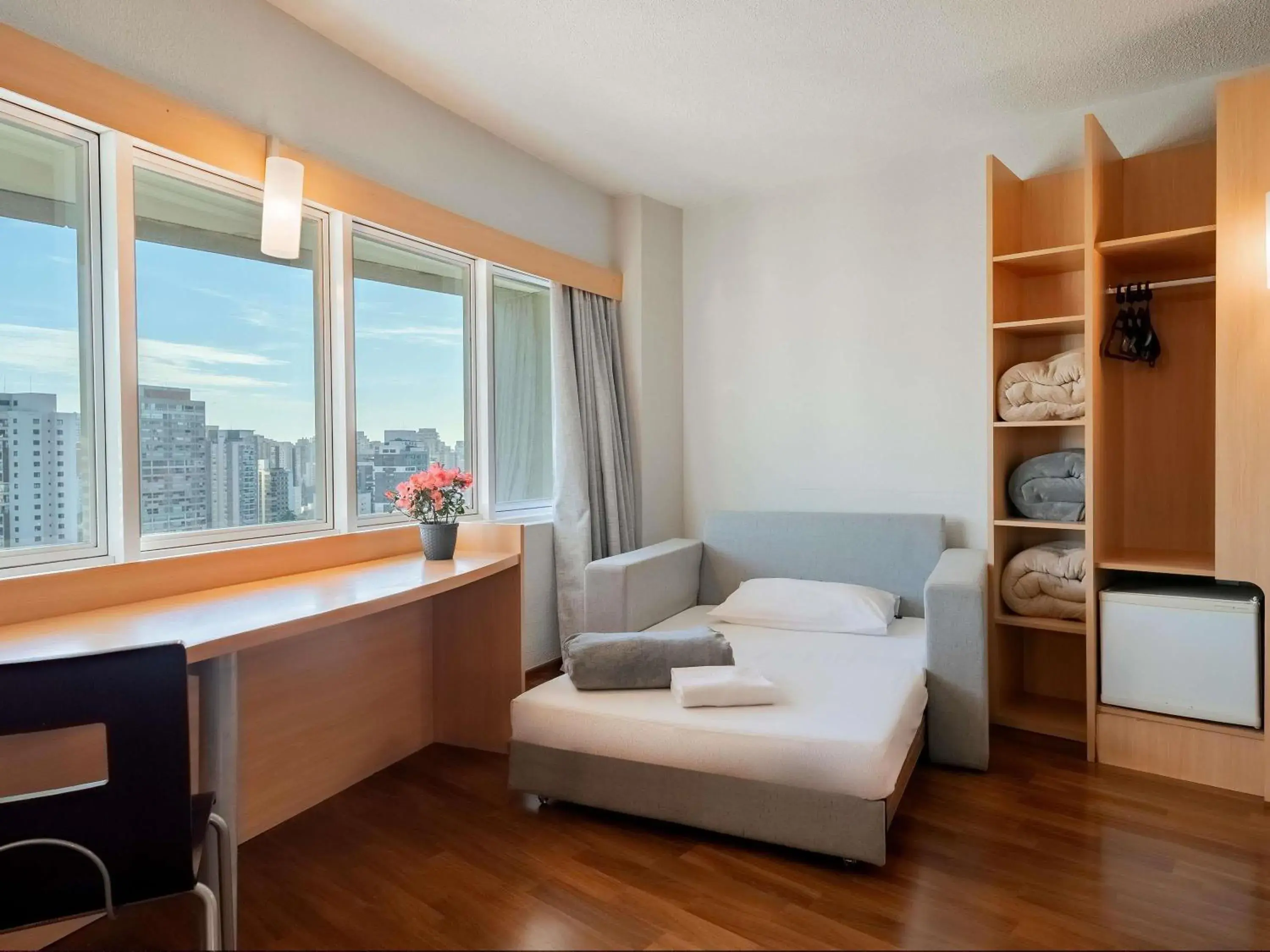 Family Room with Double Bed, Single Bed and Sofa Bed - single occupancy in ibis Sao Paulo Congonhas Family Room with Double Bed, Single Bed and Sofa Bed - single occupancy in ibis Sao Paulo Congonhas