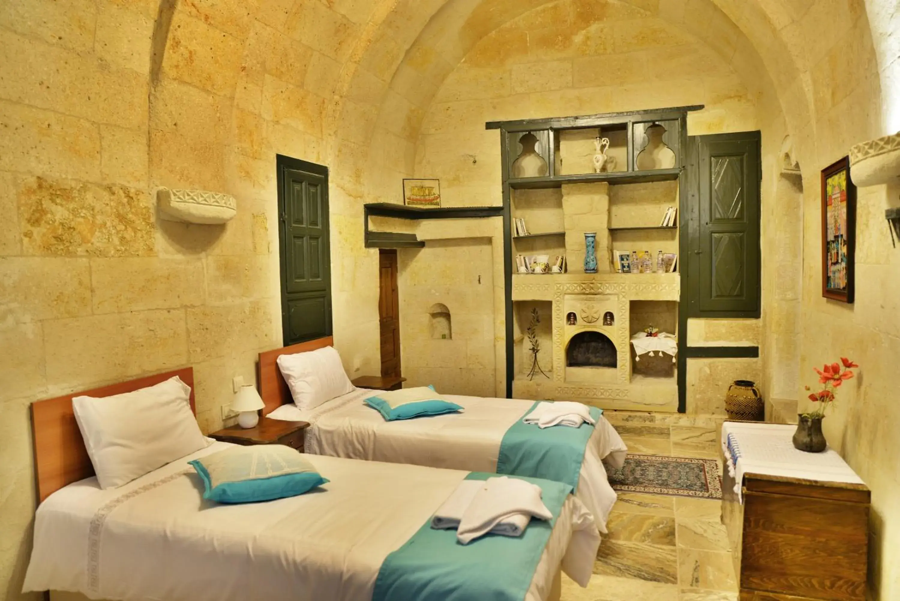 Stone Triple Room in Heaven Cave House - Razziya Evi Stone Triple Room in Heaven Cave House - Razziya Evi