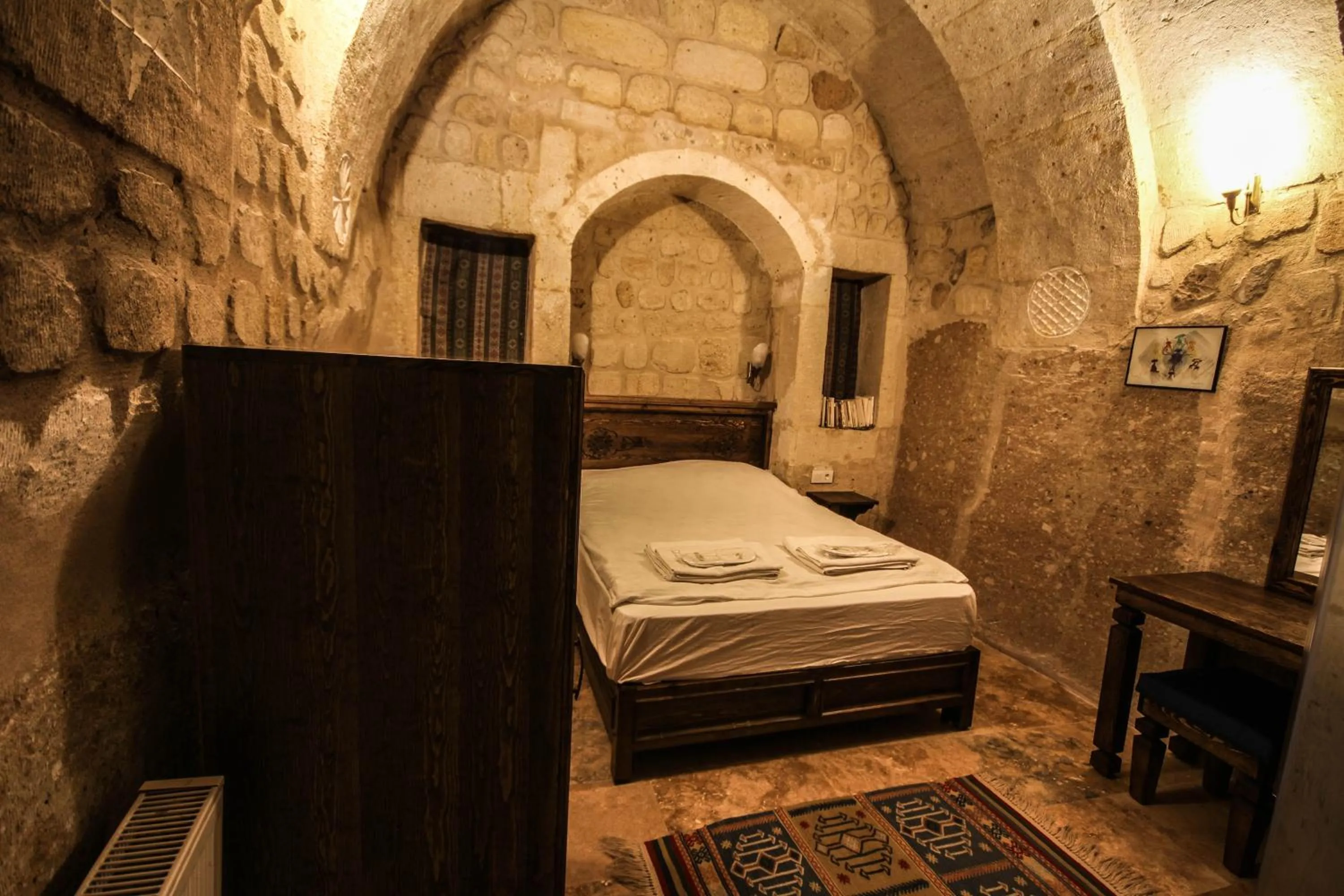 Bed in Heaven Cave House - Razziya Evi
