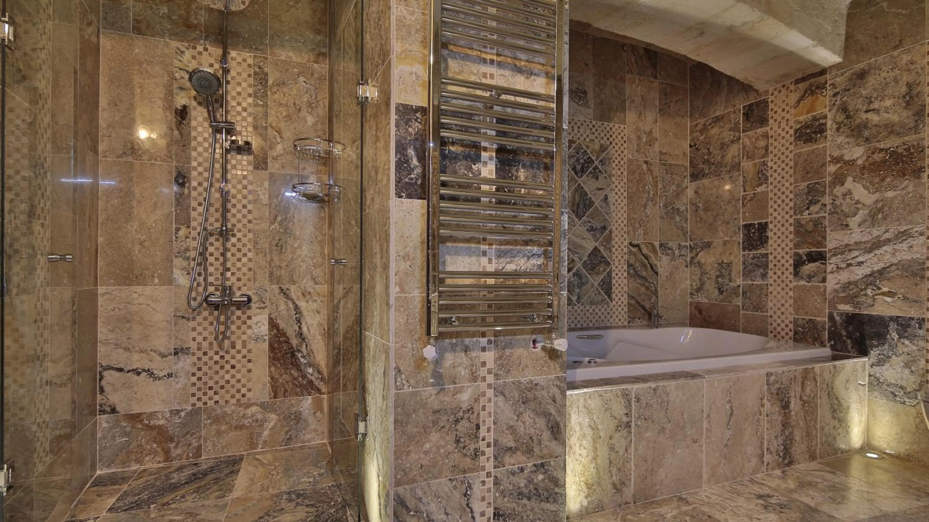 Bathroom in Heaven Cave House - Razziya Evi