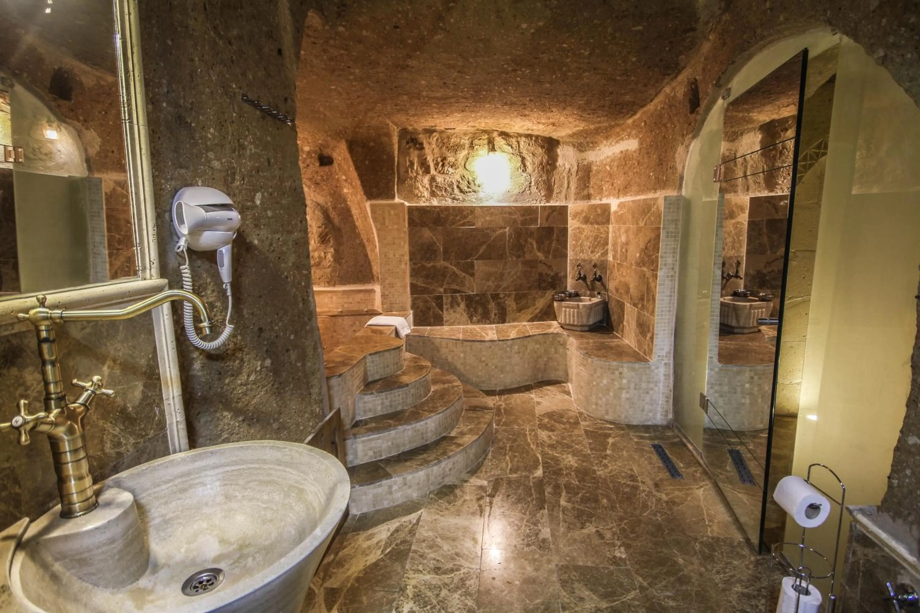 Heaven Cave House - Razziya Evi