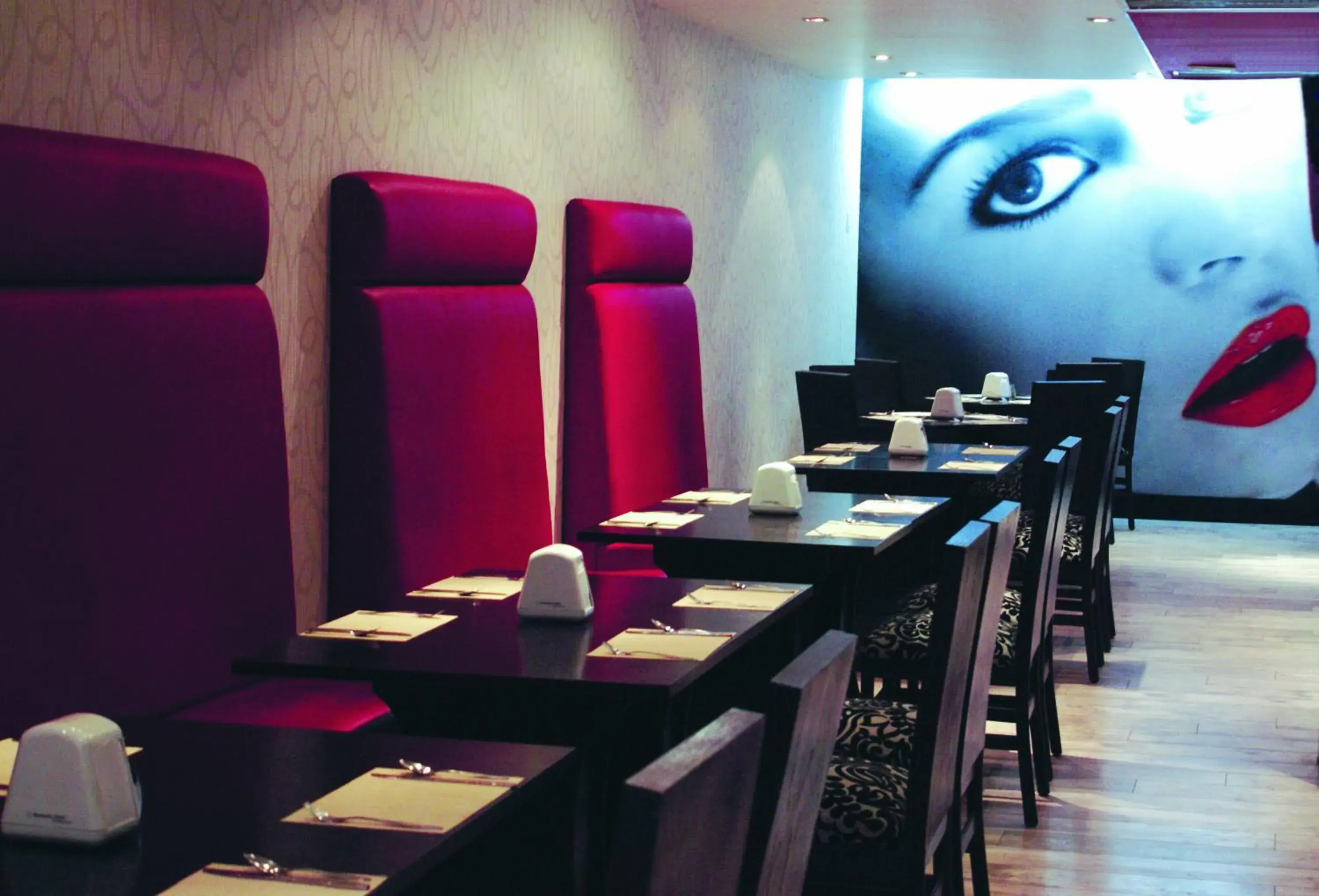 Restaurant/places to eat in Hotel Regente Restaurant/places to eat in Hotel Regente