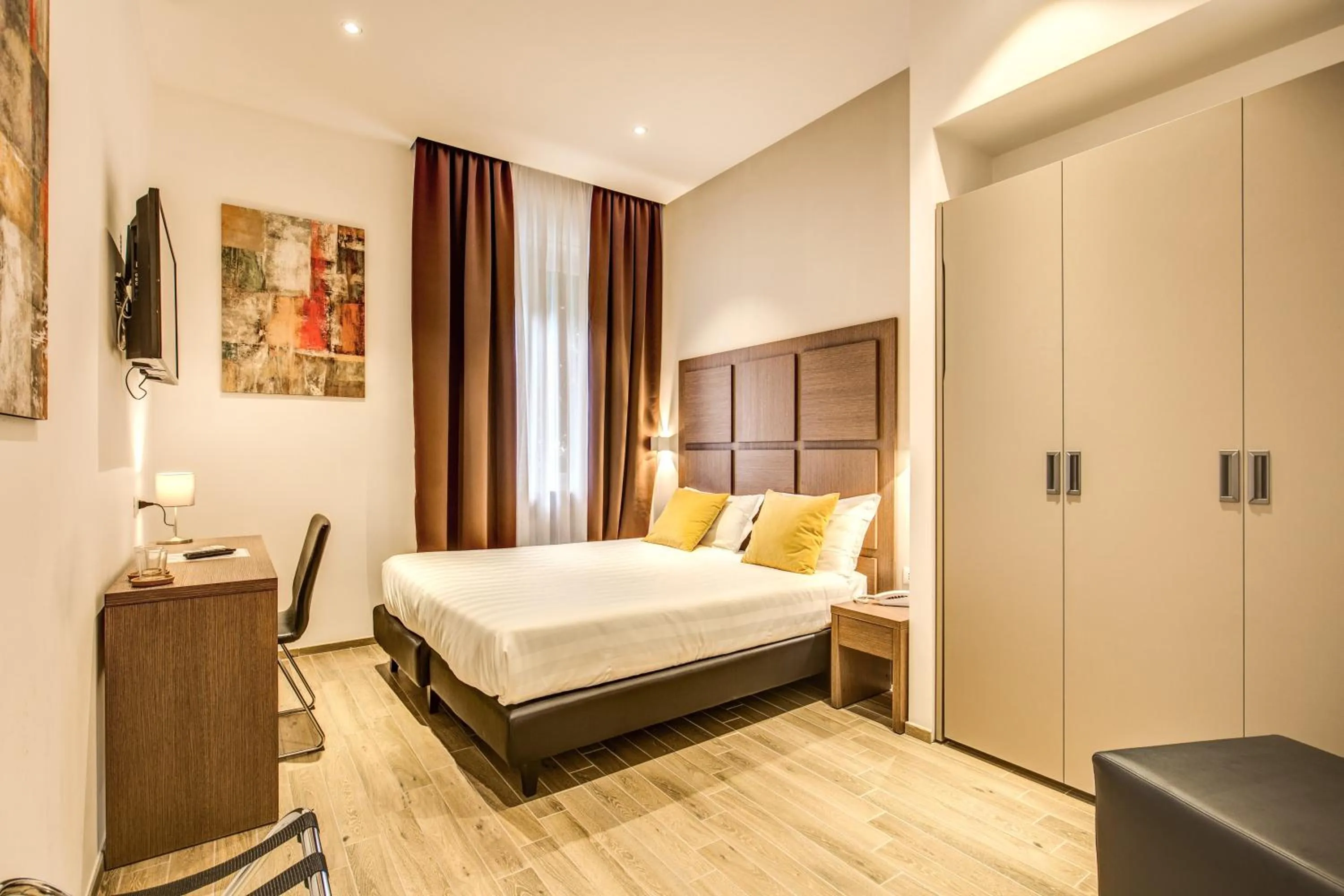 Photo of the whole room, Bed in House Garden