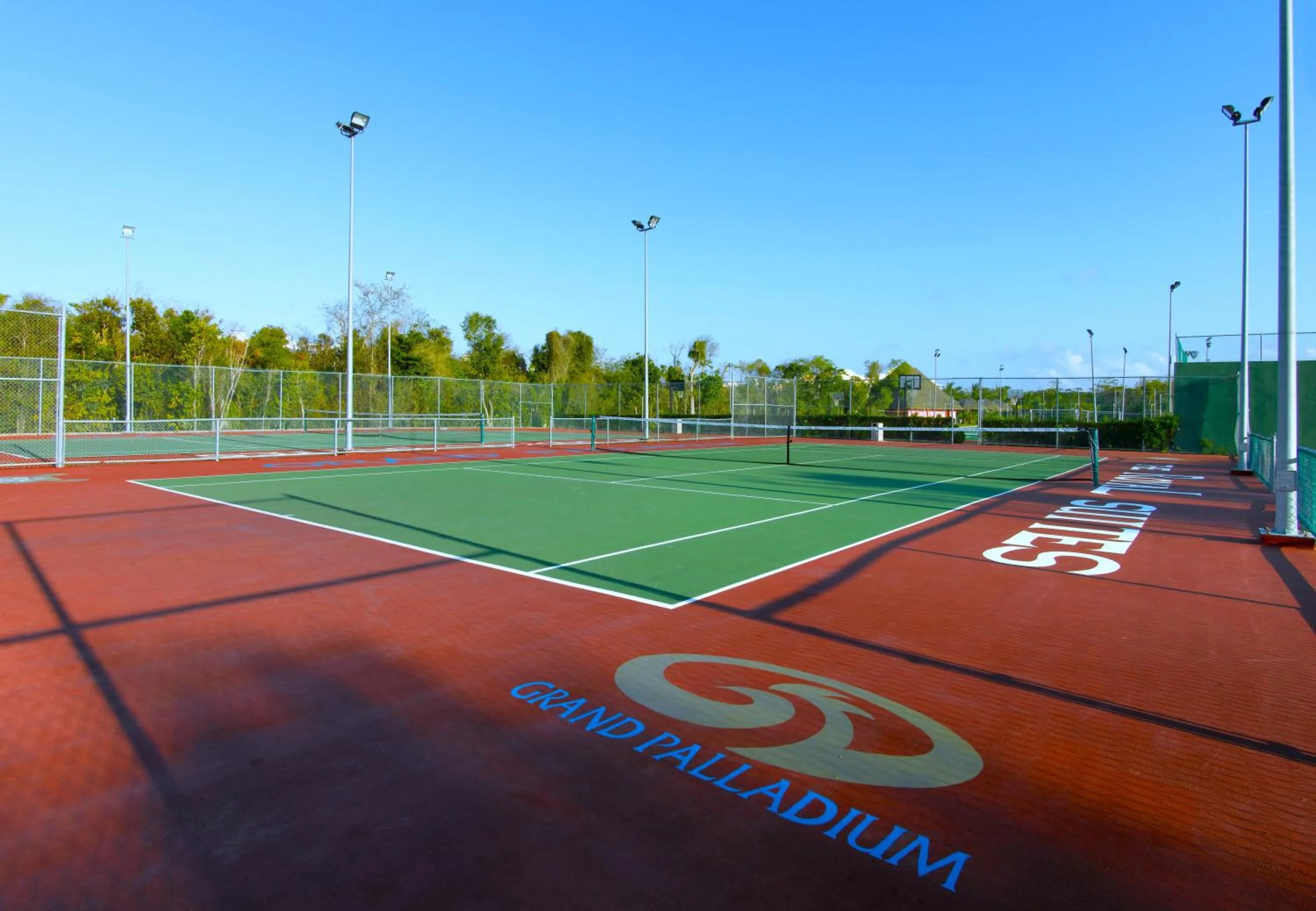 Tennis court in TRS Yucatan Hotel - Adults Only