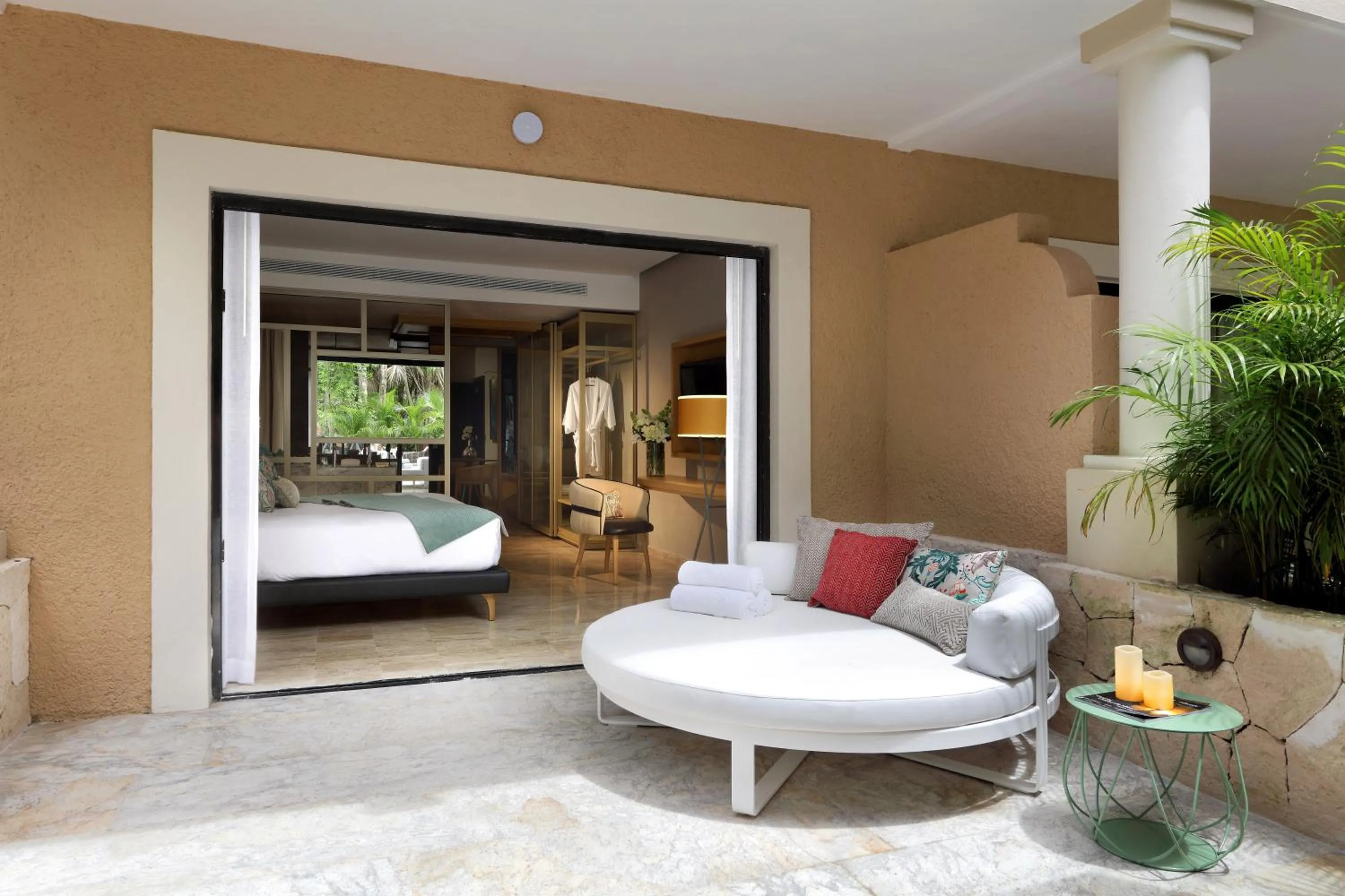 Seating area, Bed in TRS Yucatan Hotel - Adults Only