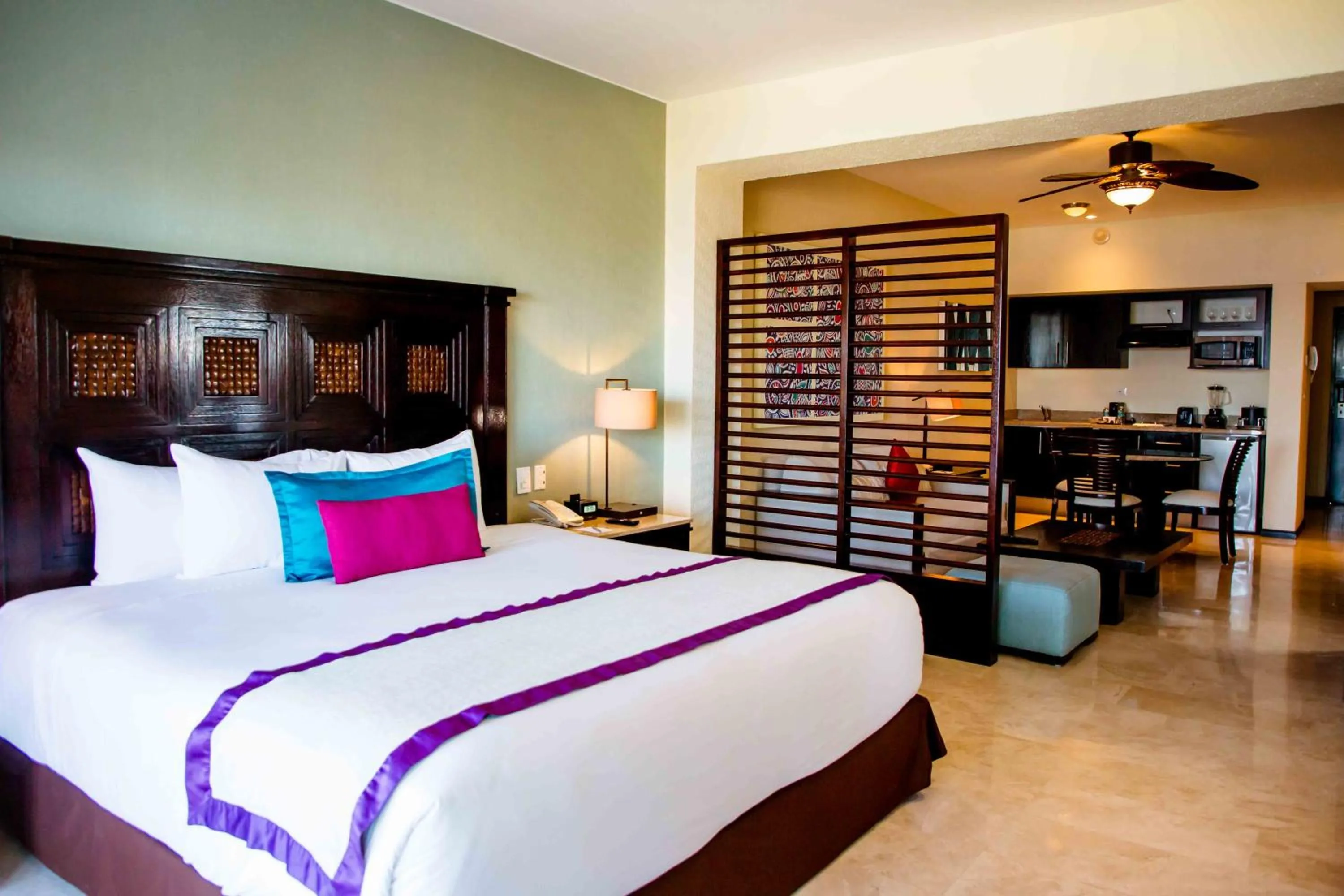 Bed in Casa Dorada Los Cabos Resort & Spa