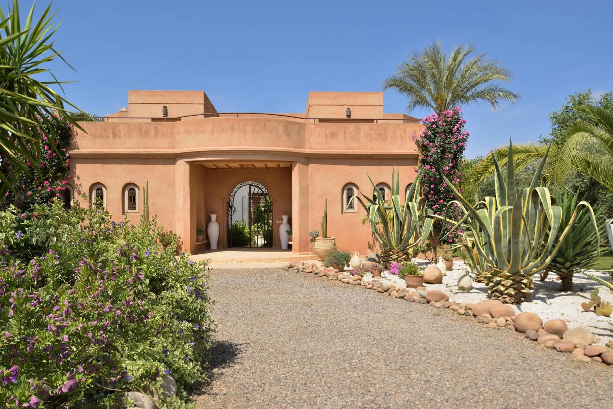 Facade/entrance in Villa Dinari