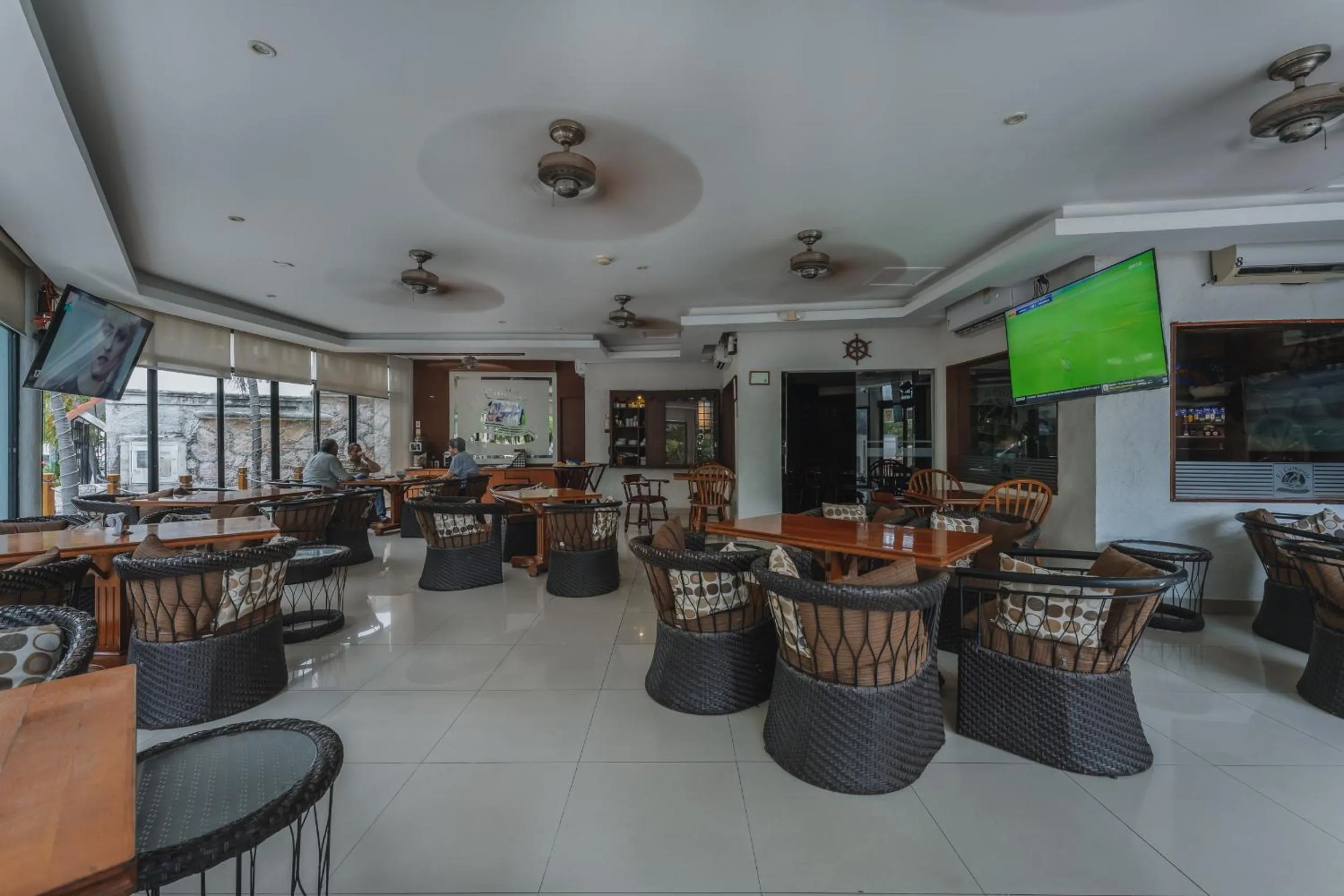 Restaurant/places to eat in Hotel Plaza Kokai Cancún