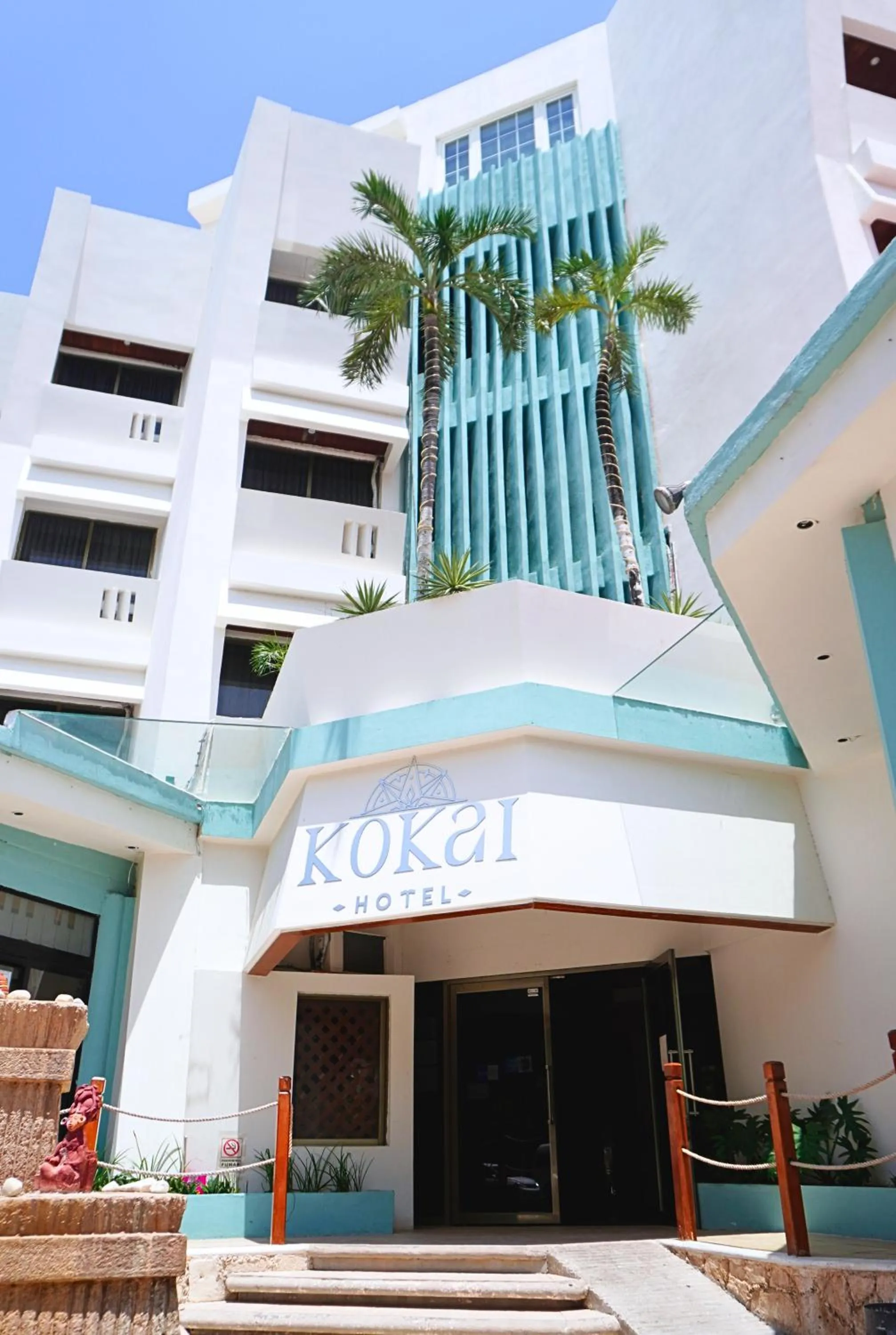 Facade/entrance in Hotel Plaza Kokai Cancún