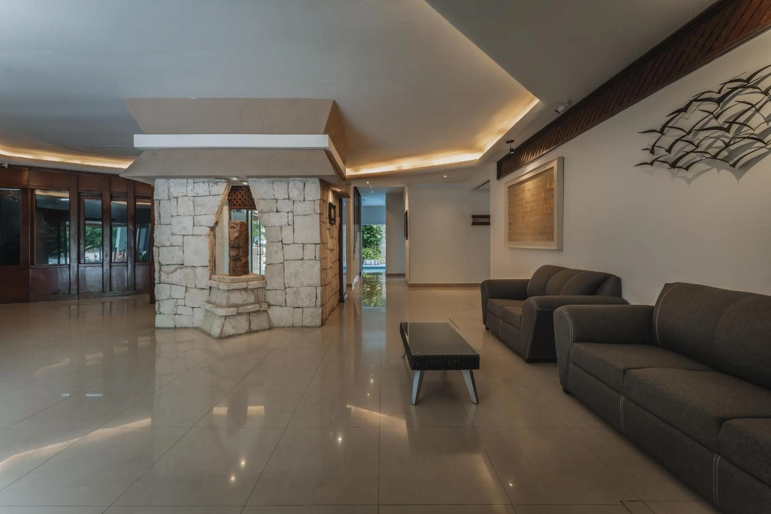 Seating area in Hotel Plaza Kokai Cancún