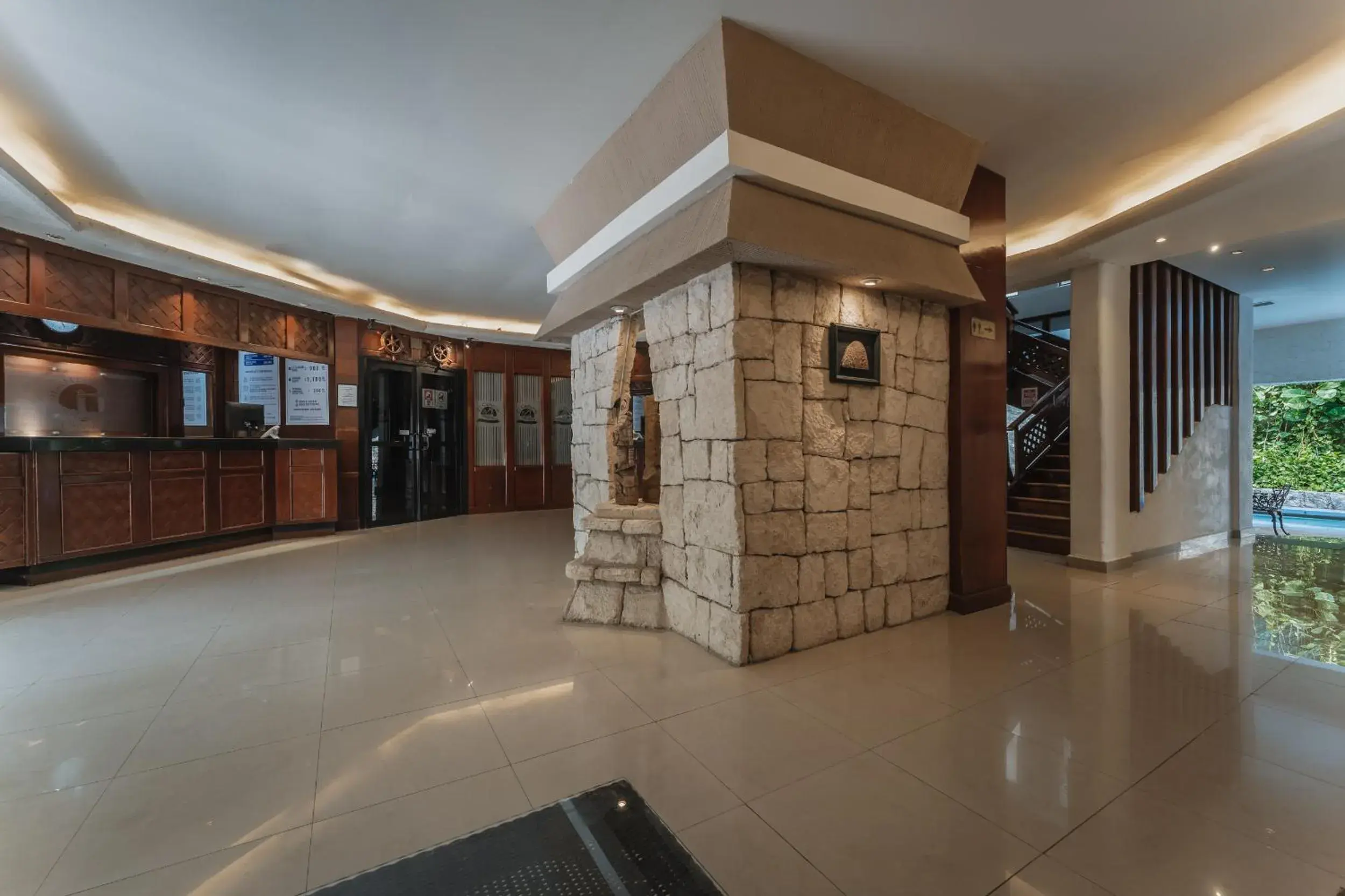 Lobby or reception in Hotel Plaza Kokai Cancún Lobby or reception in Hotel Plaza Kokai Cancún