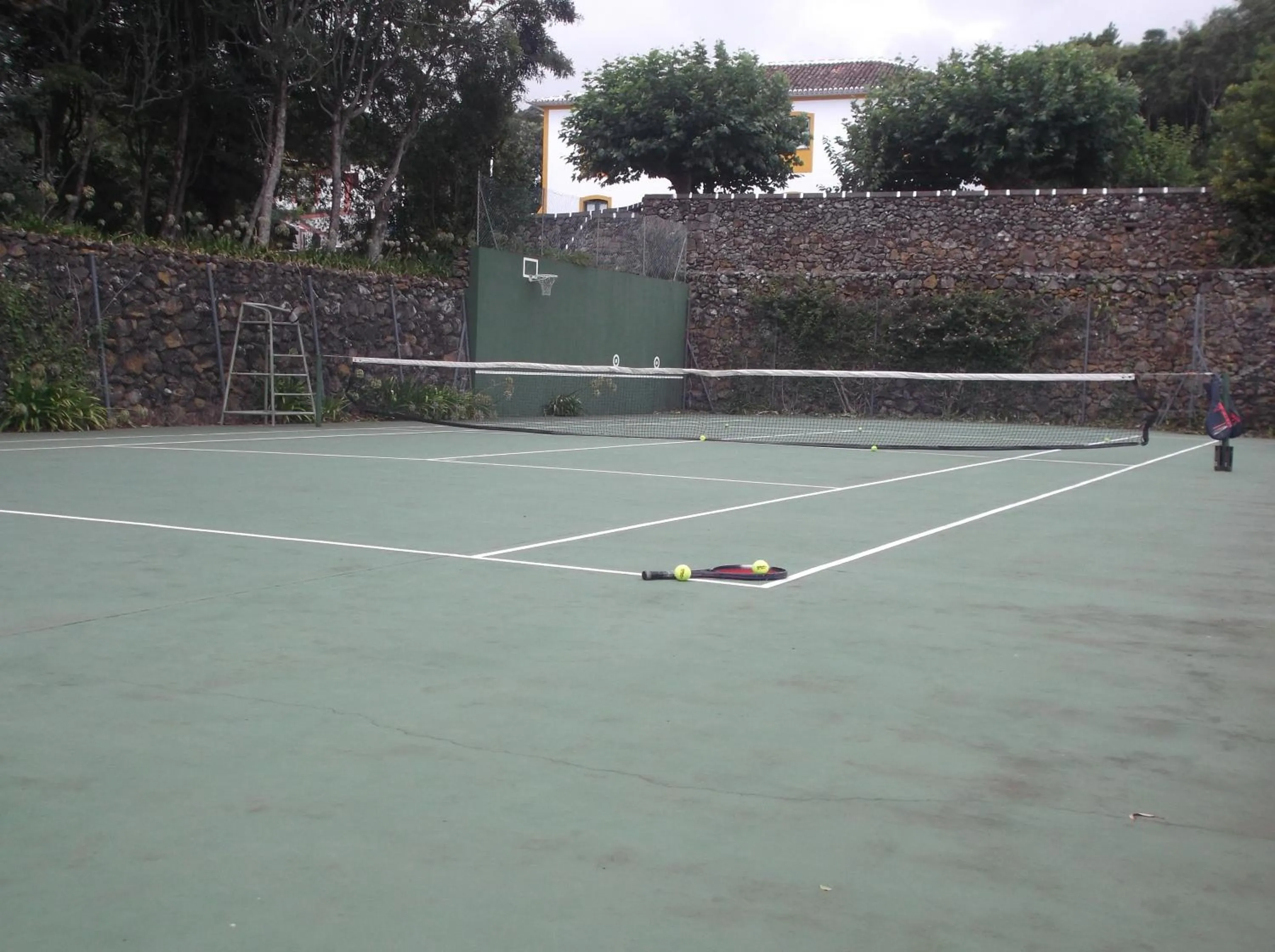 Tennis court in Quinta Do Martelo
