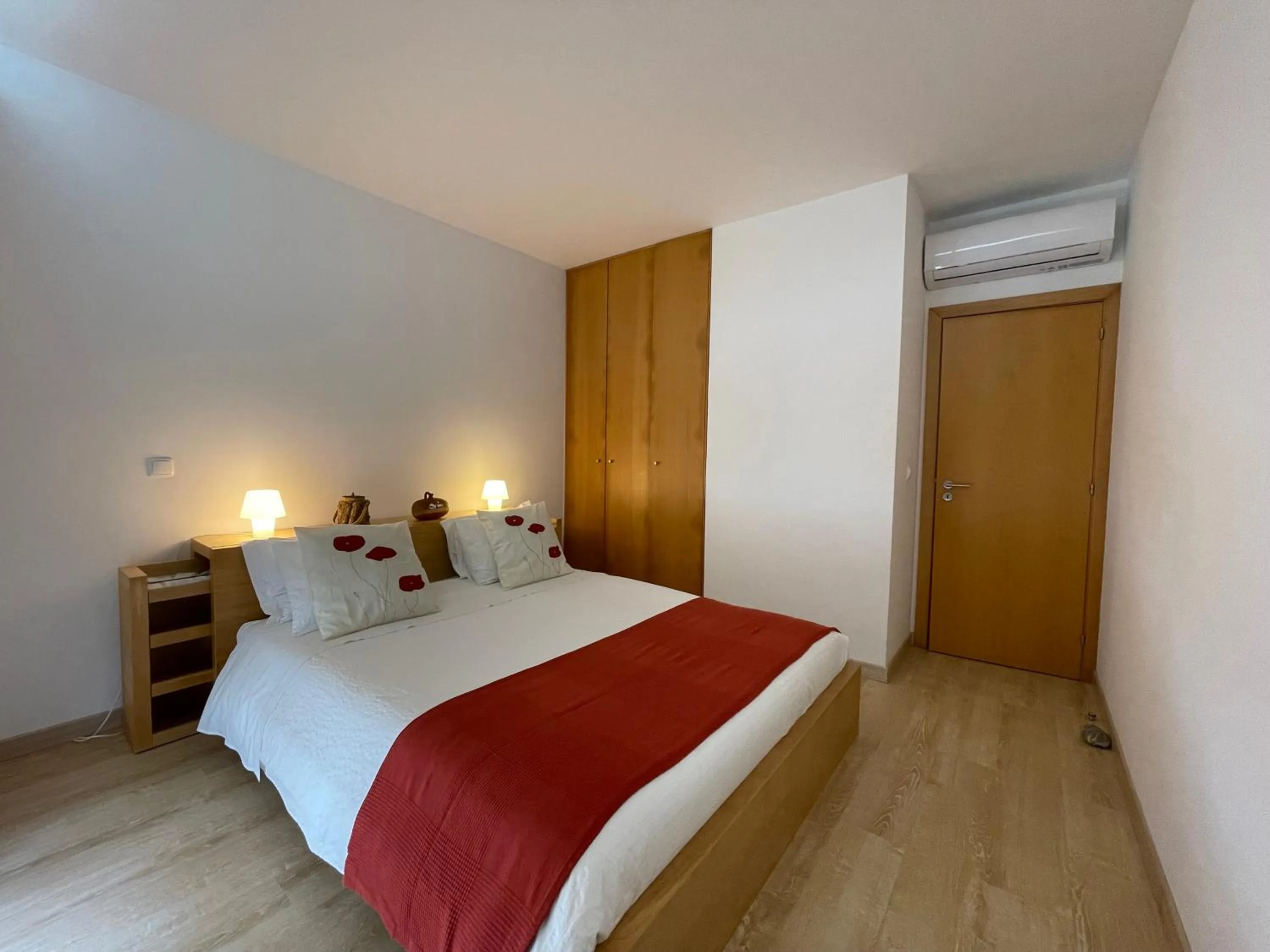 Bedroom, Bed in Born To Stay In Milfontes