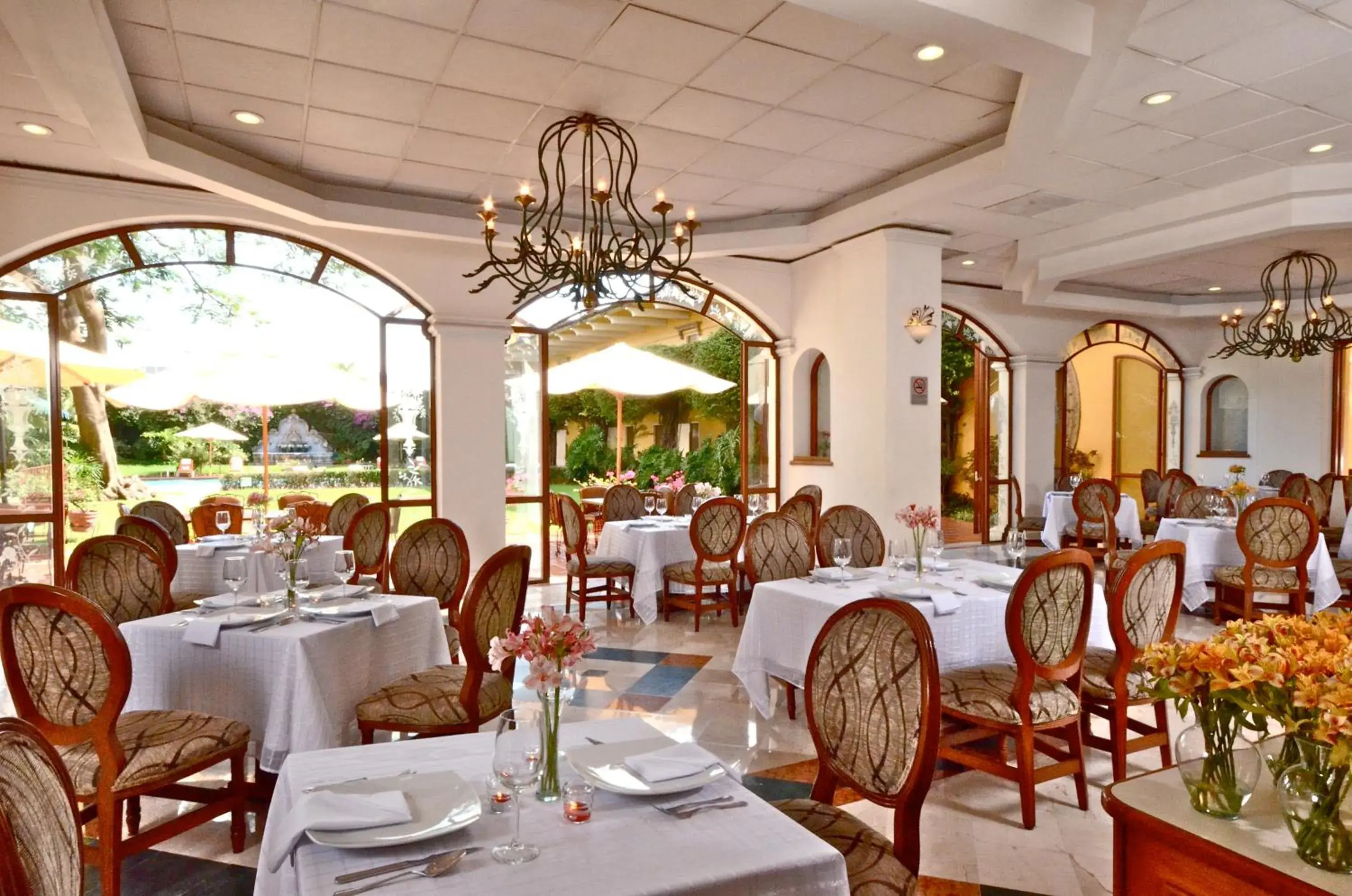 Restaurant/Places to Eat in Mision Guadalajara