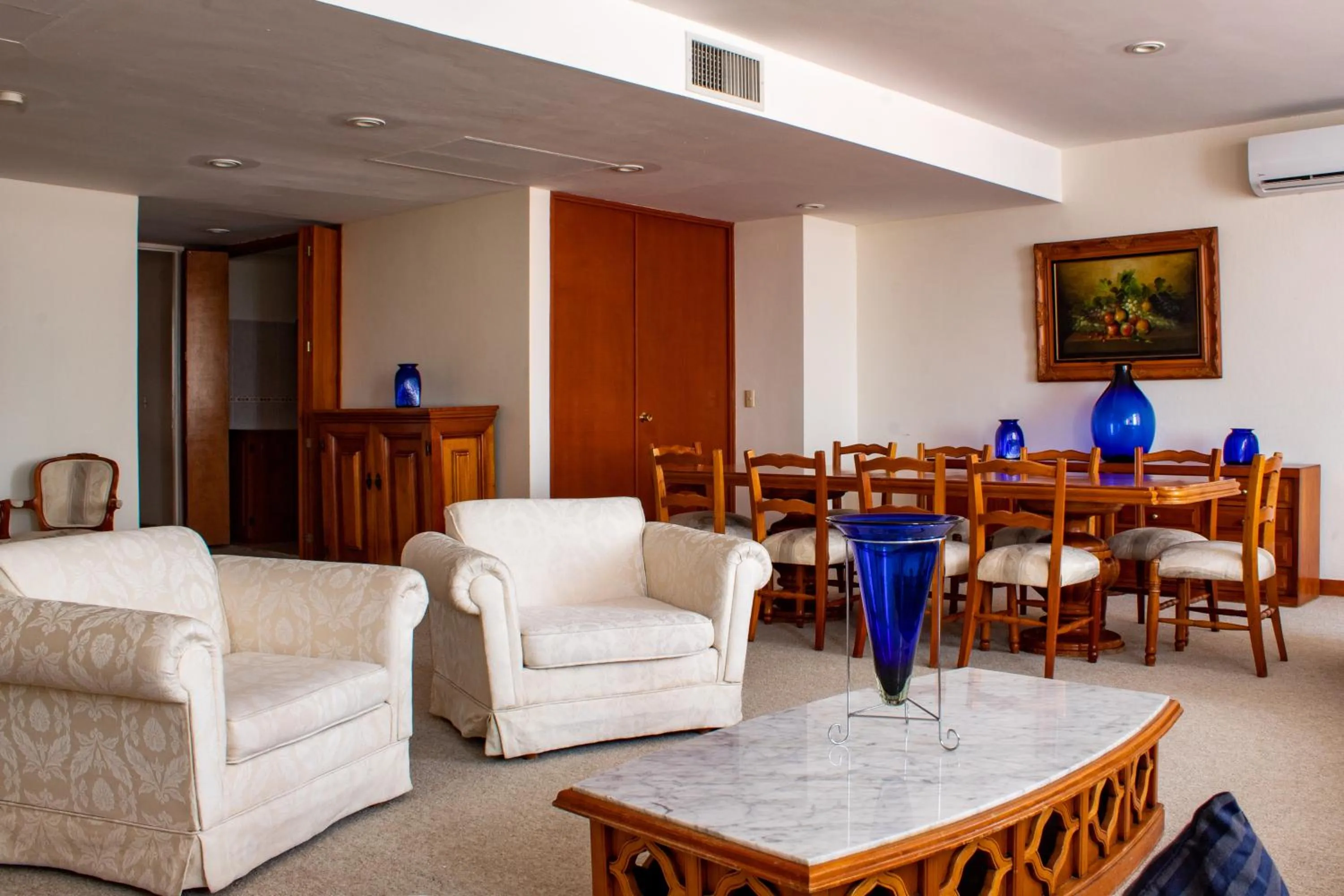 Photo of the whole room in Mision Guadalajara Centro Historico