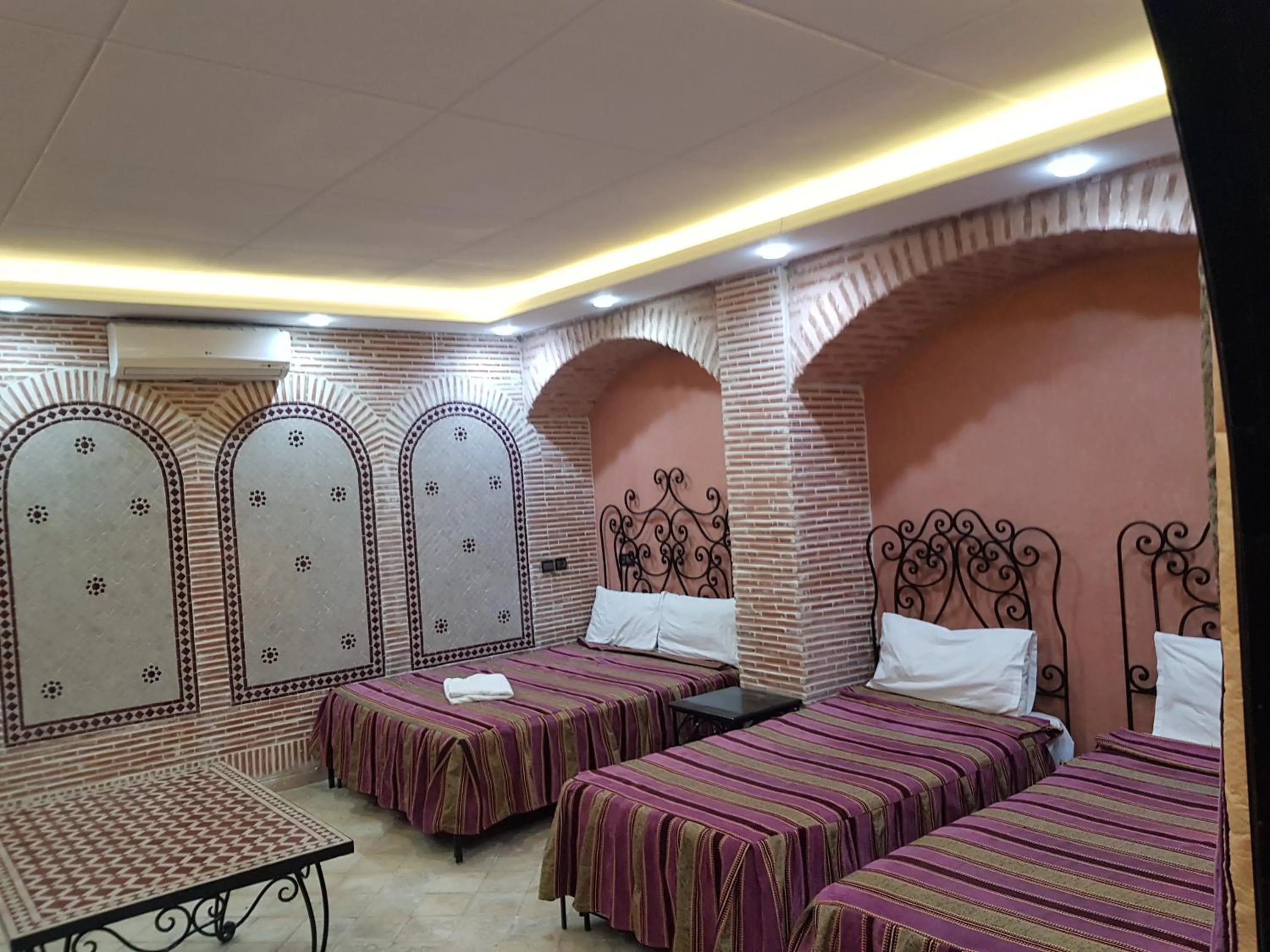 Bed in Hotel Salsabil