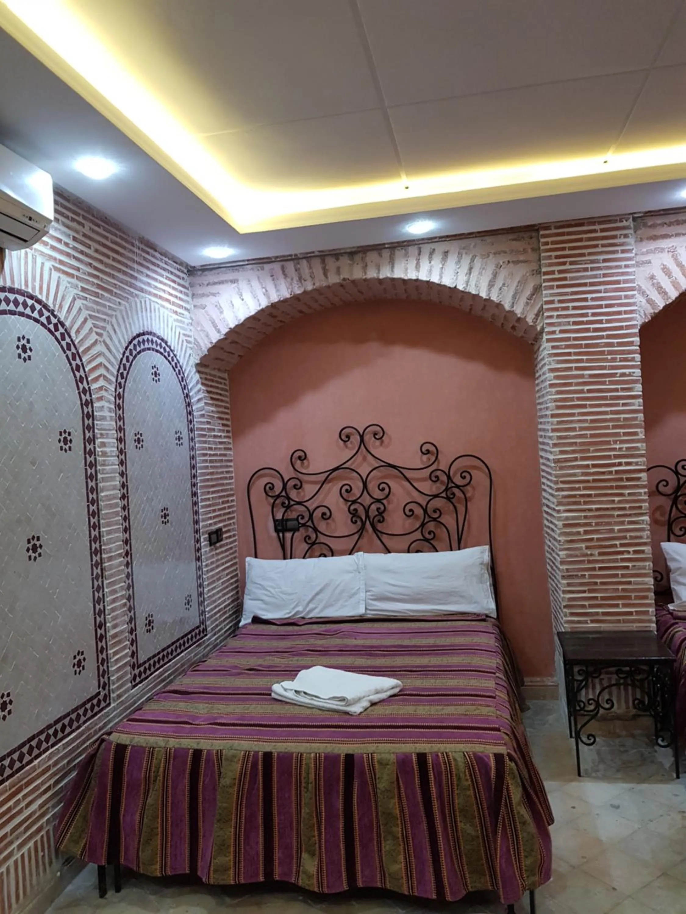 Bed in Hotel Salsabil