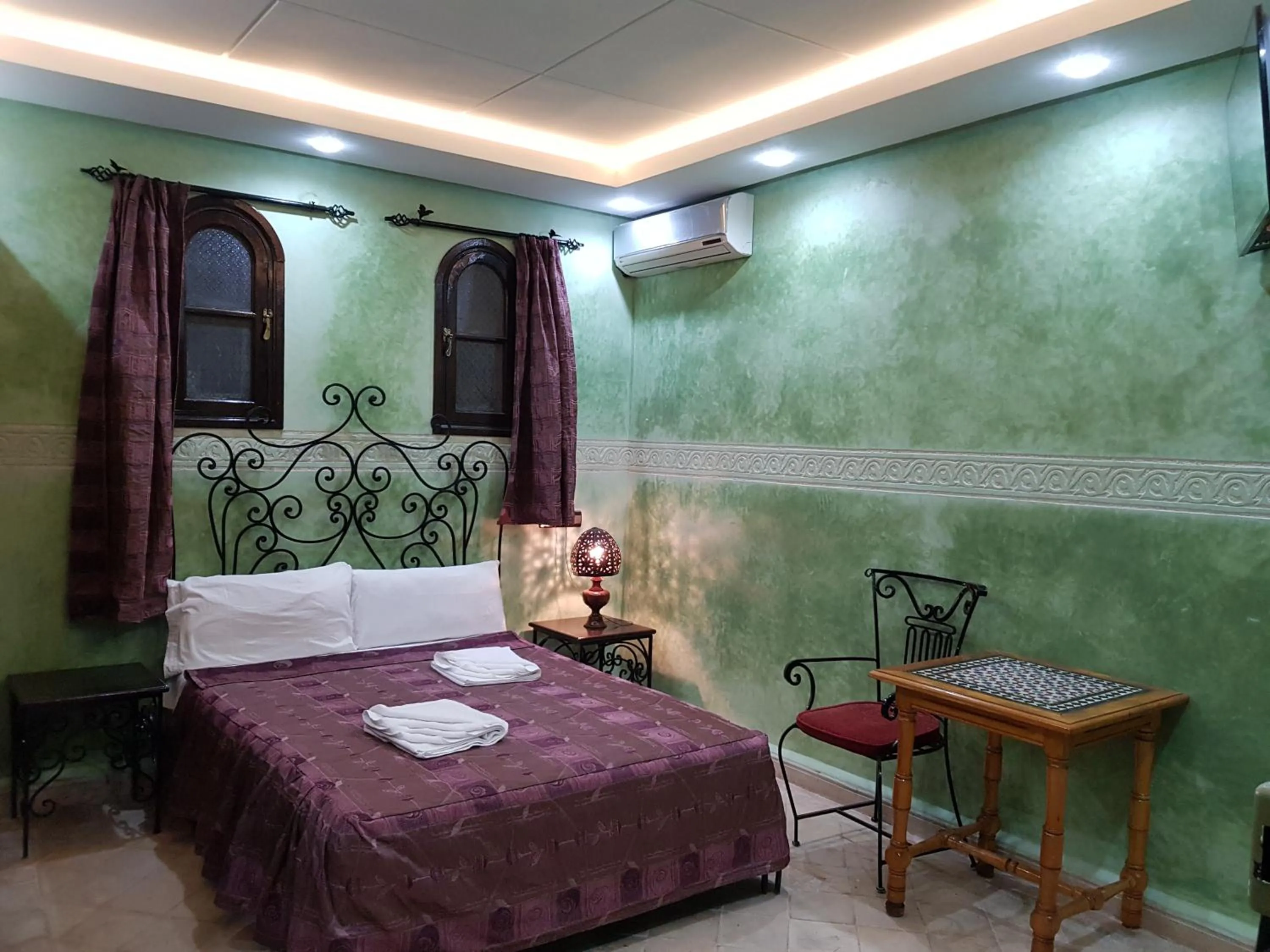 Bed in Hotel Salsabil